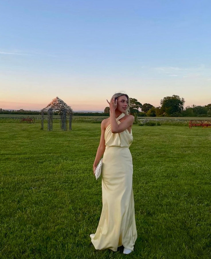 Maxikleid Mit Raffungen Und Neckholder Für Frauen