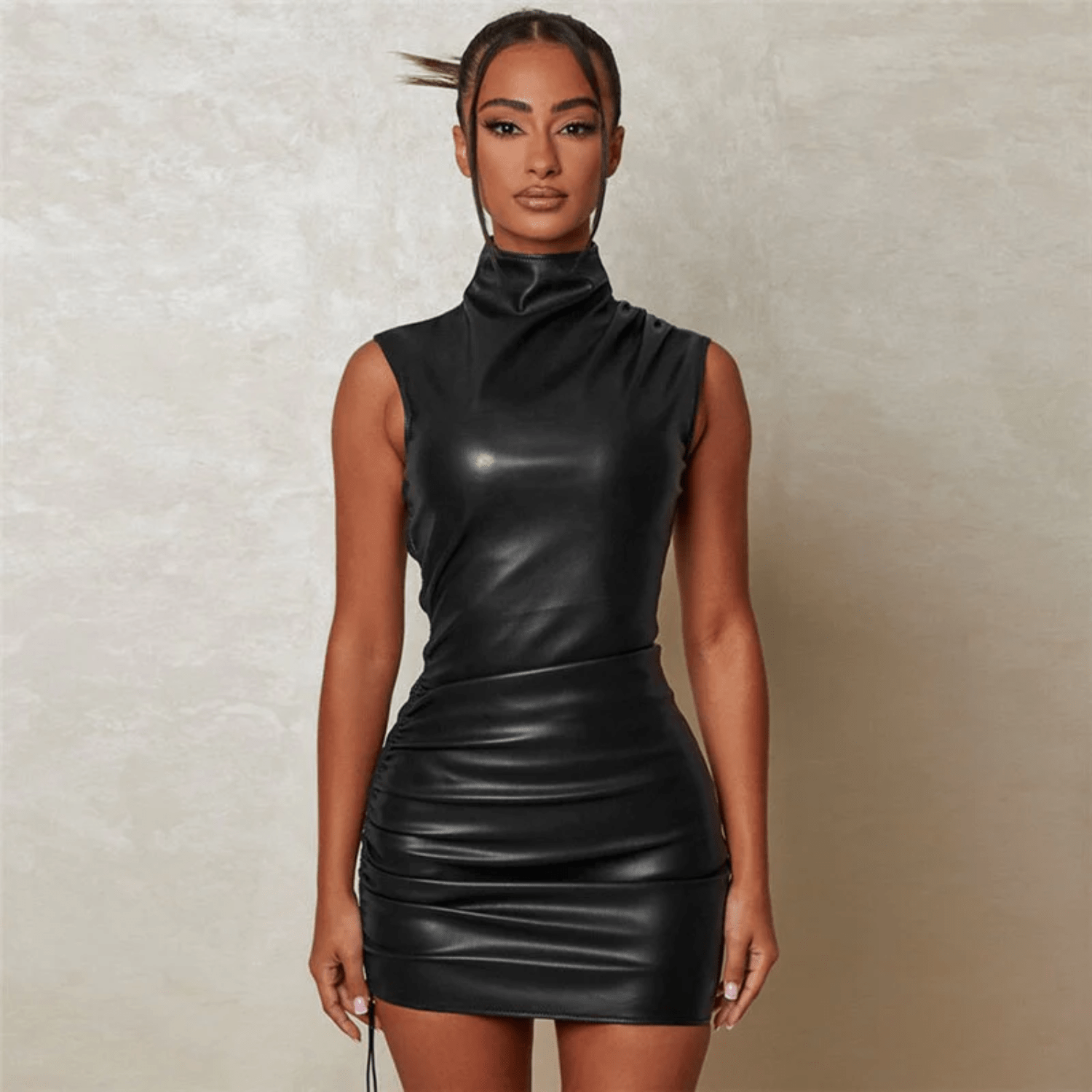Lederkleid Mit Rollkragen Und Schlanker Silhouette Für Frauen