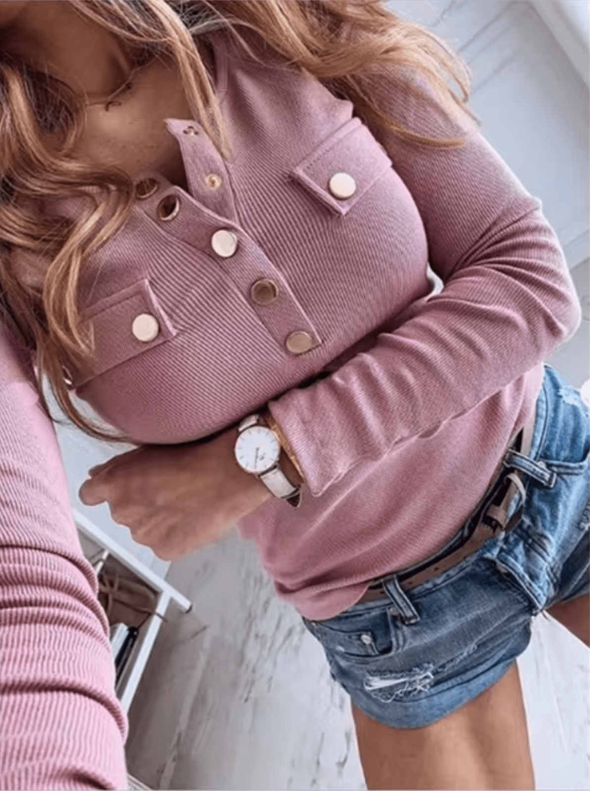 Modisches Strick-T-Shirt mit Knopfverschluss für Damen