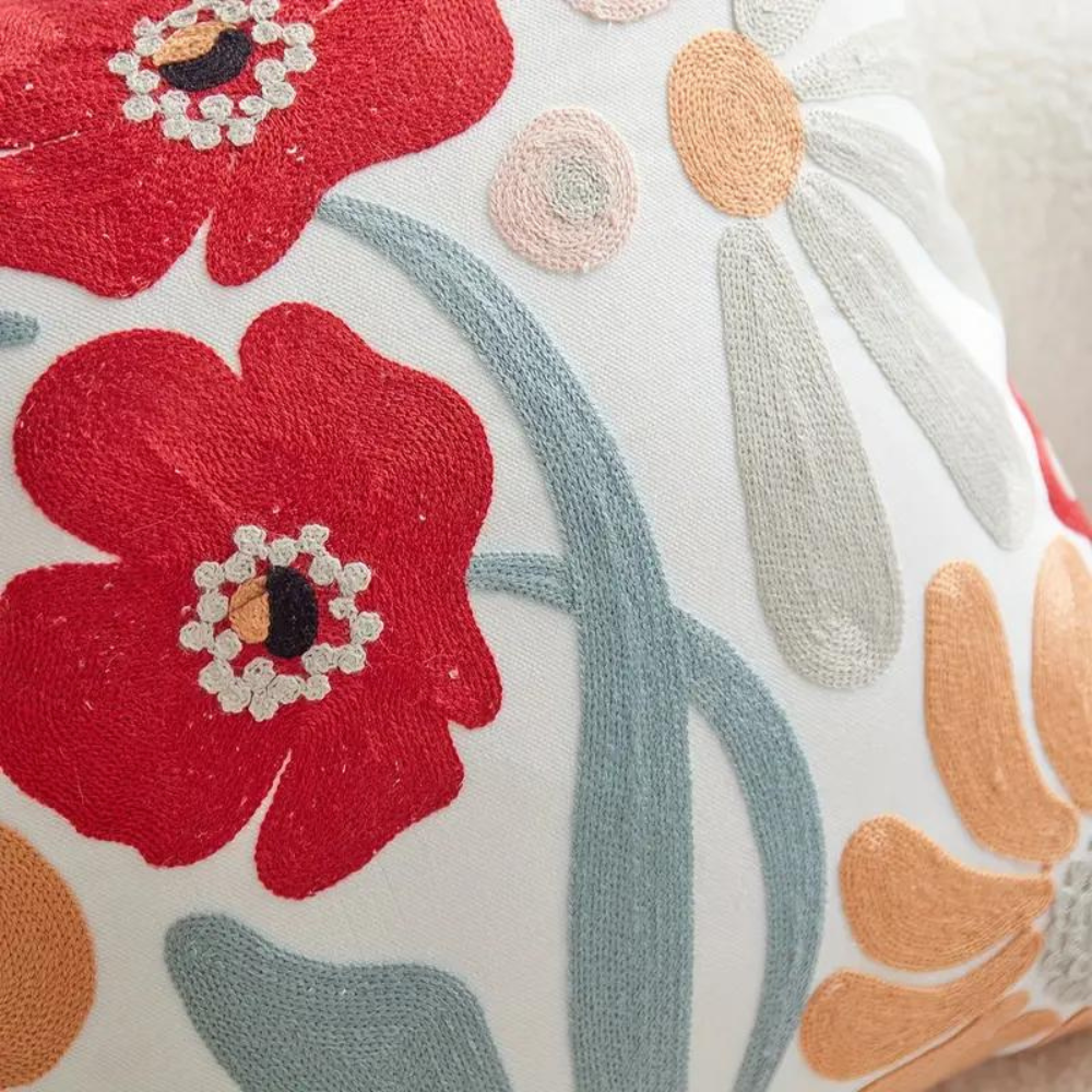 Kissenbezug mit gesticktem Blumen- und Botanik-Muster product image 9