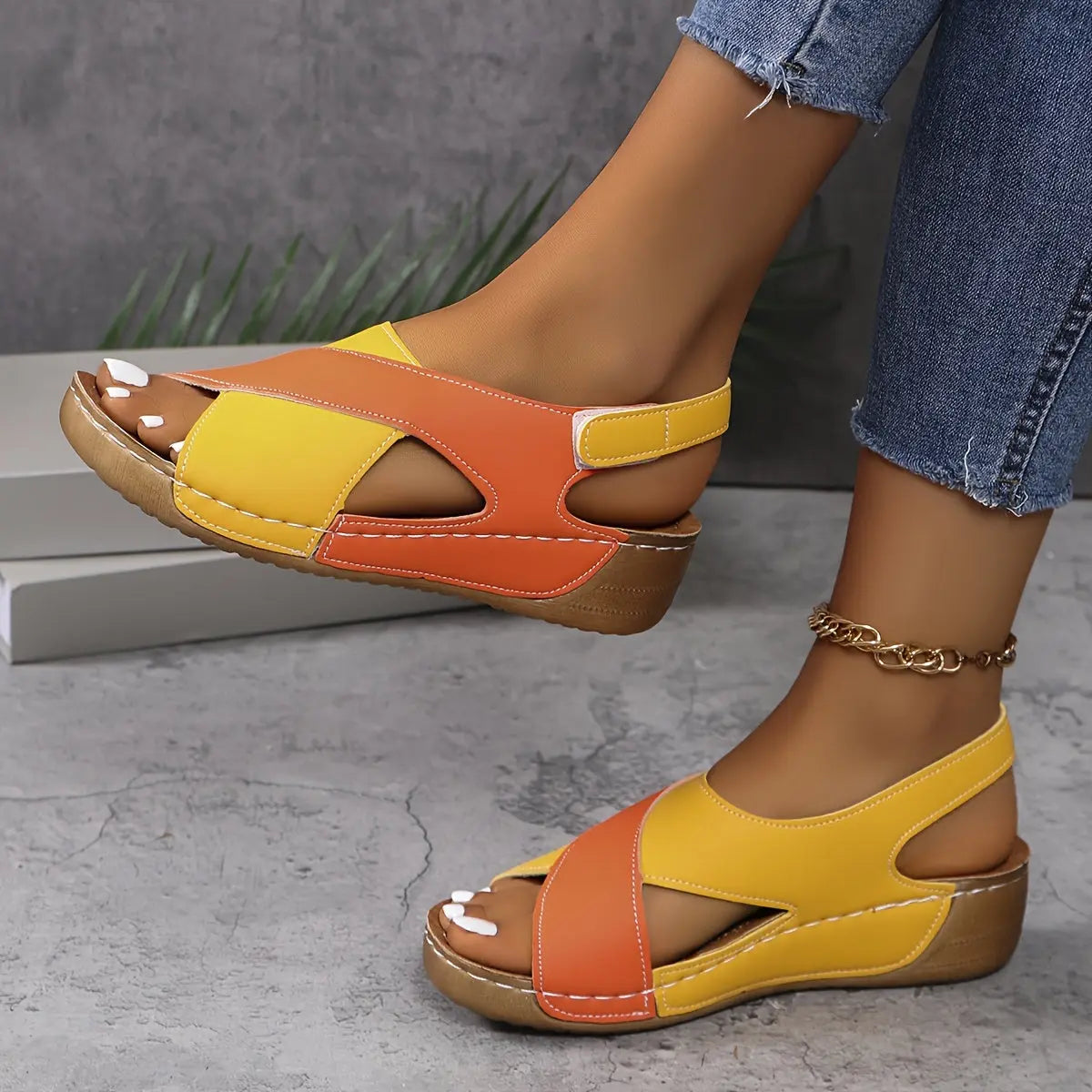 Bunte Sommersandalen für Frauen