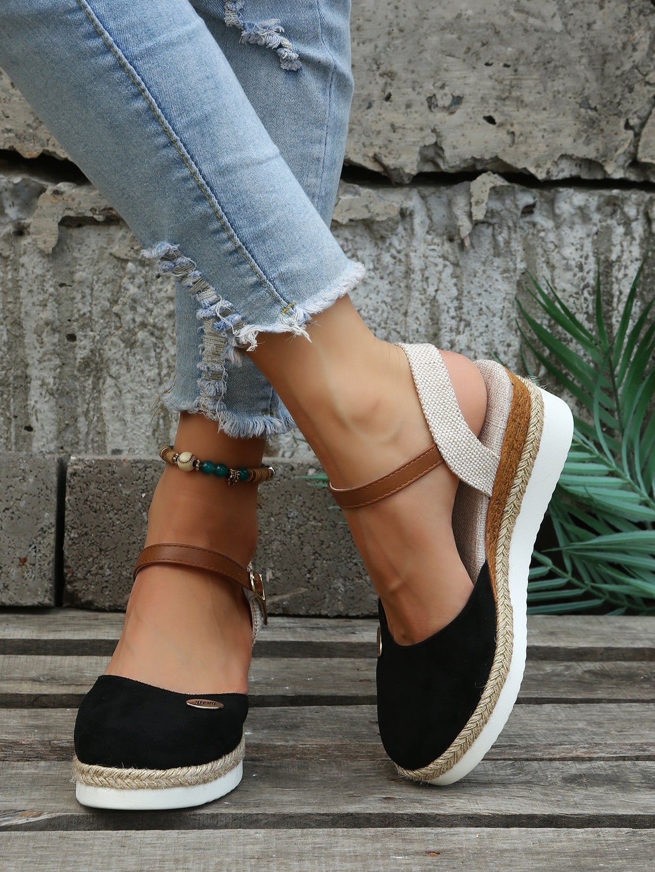 Lenore | Stilvolle und bequeme orthopädische Sandale