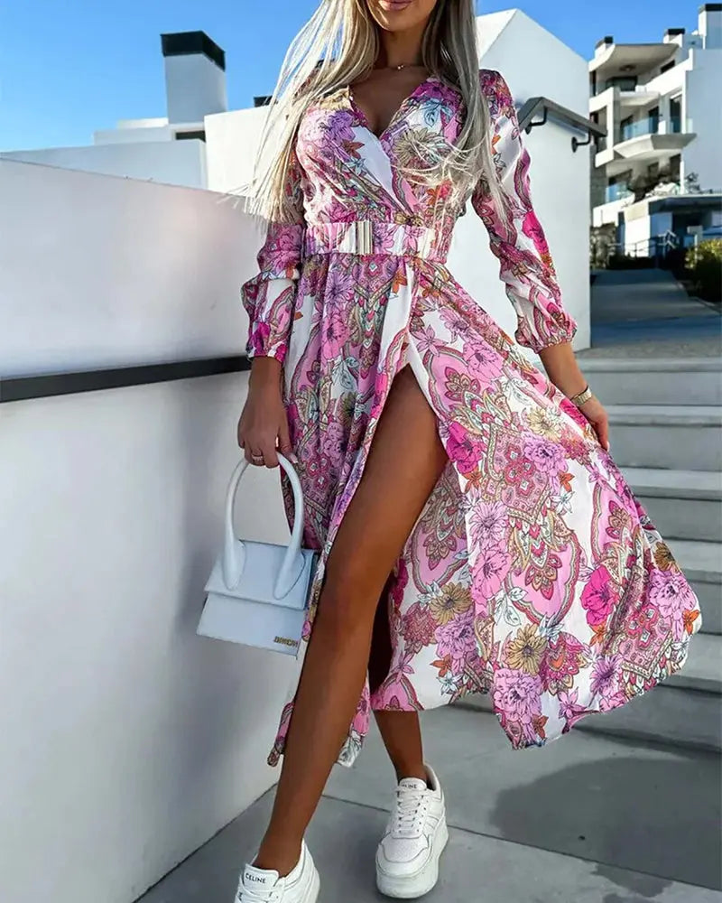 Bedrucktes Kleid mit Schlitz und V-Ausschnitt für Frauen