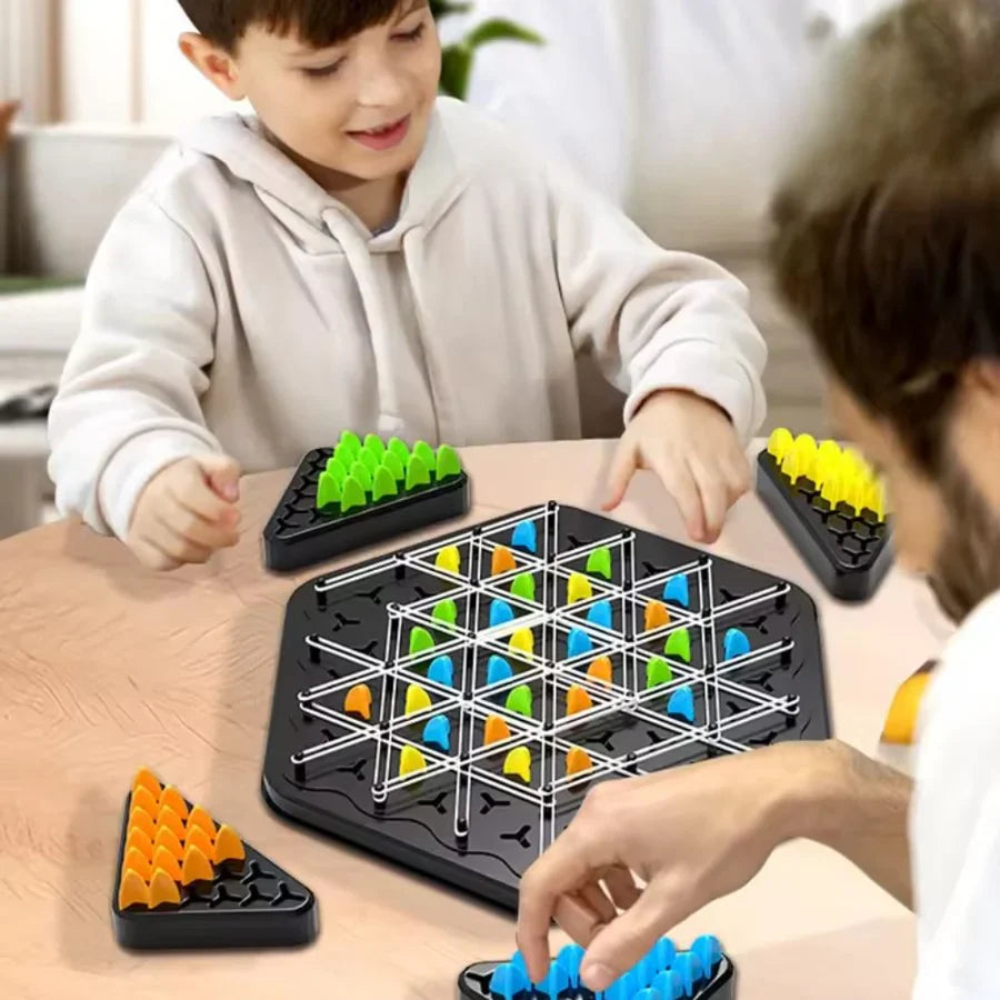 KnotLogic™ – Taktisches Ketten-Schachspiel im Dreiecksformat [50% Rabatt]