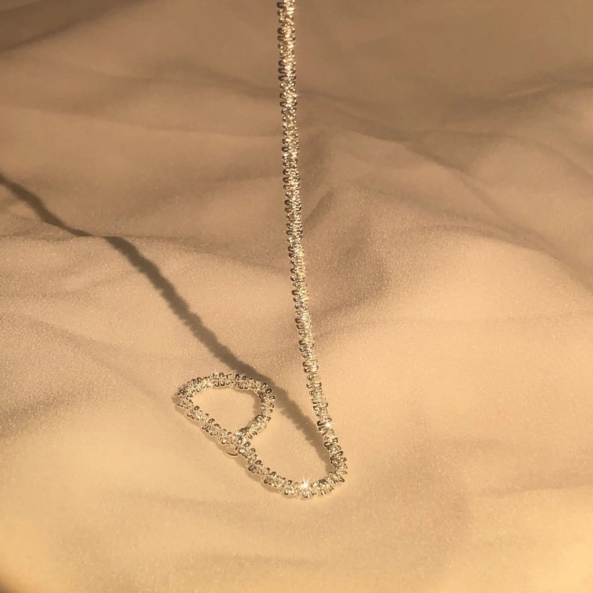 Glänzendes Goldfarbenes Gliederarmband Für Damen