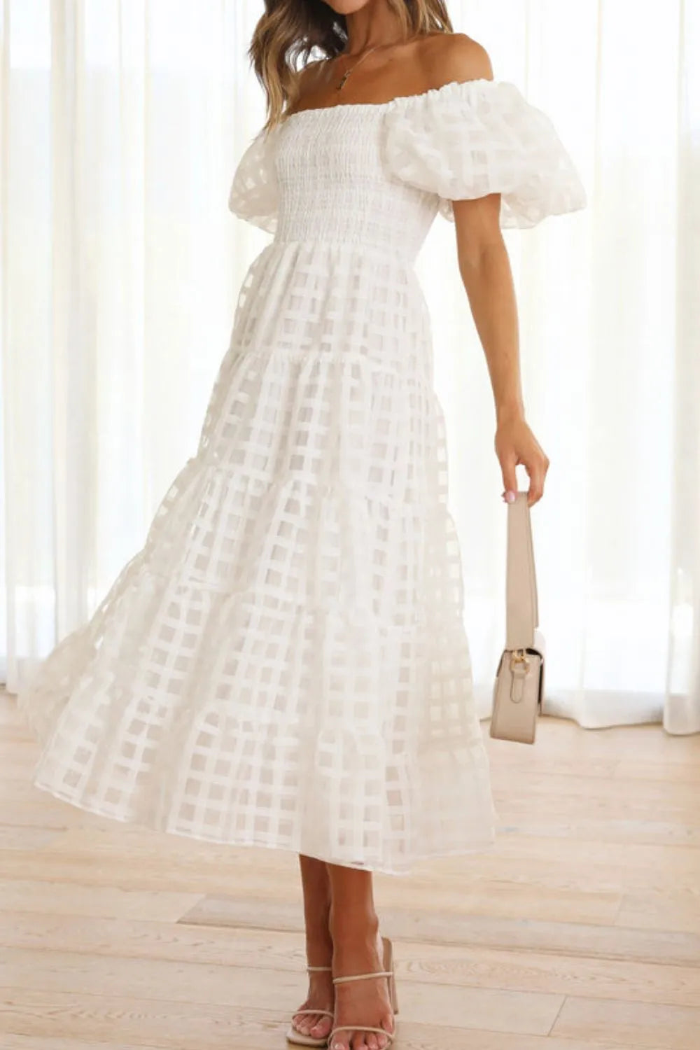 Elsyn | Schulterfreies Midikleid mit Puffärmeln