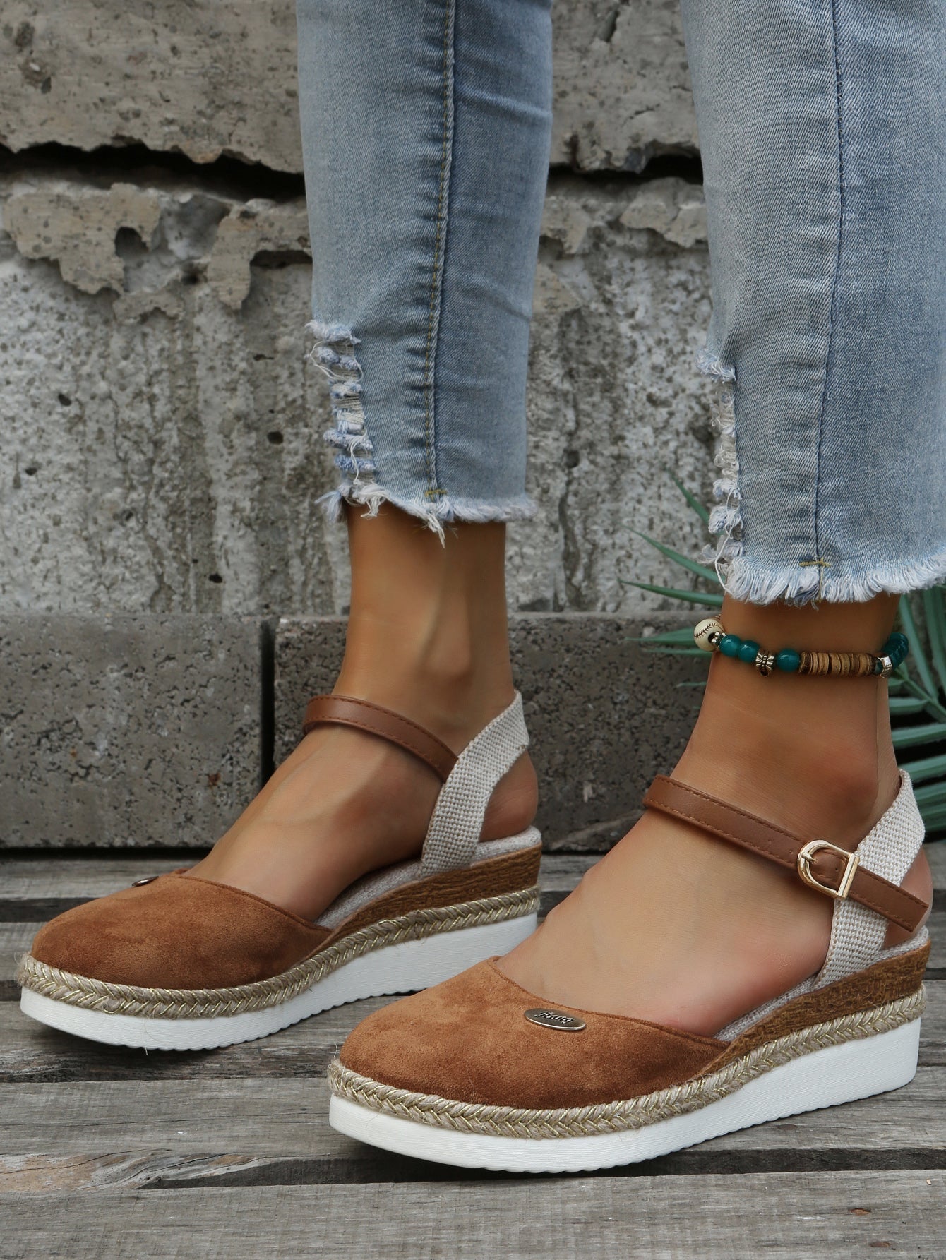 Lenore | Stilvolle und bequeme orthopädische Sandale