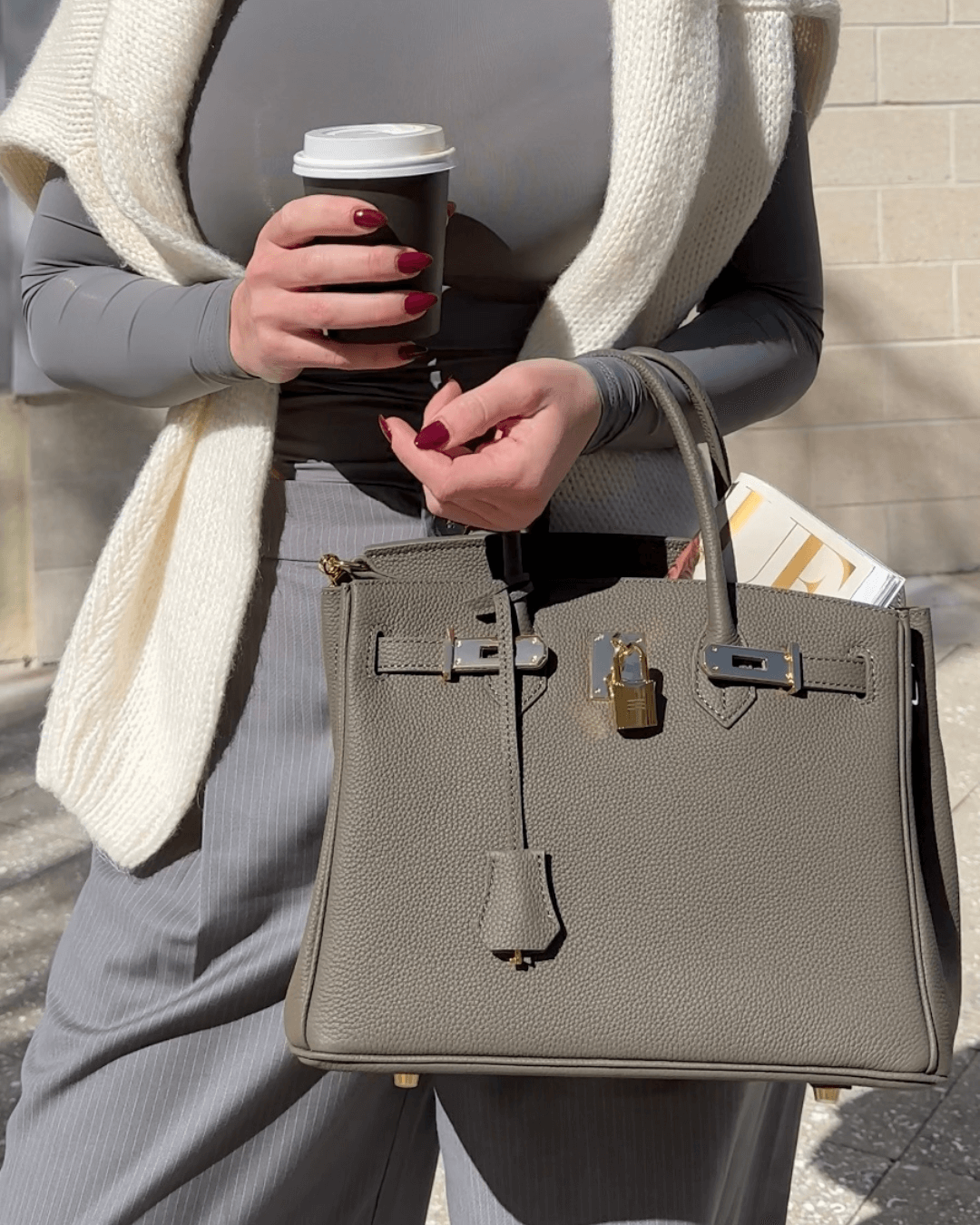 Edle Lederhandtasche mit anspruchsvollem Design für Damen
