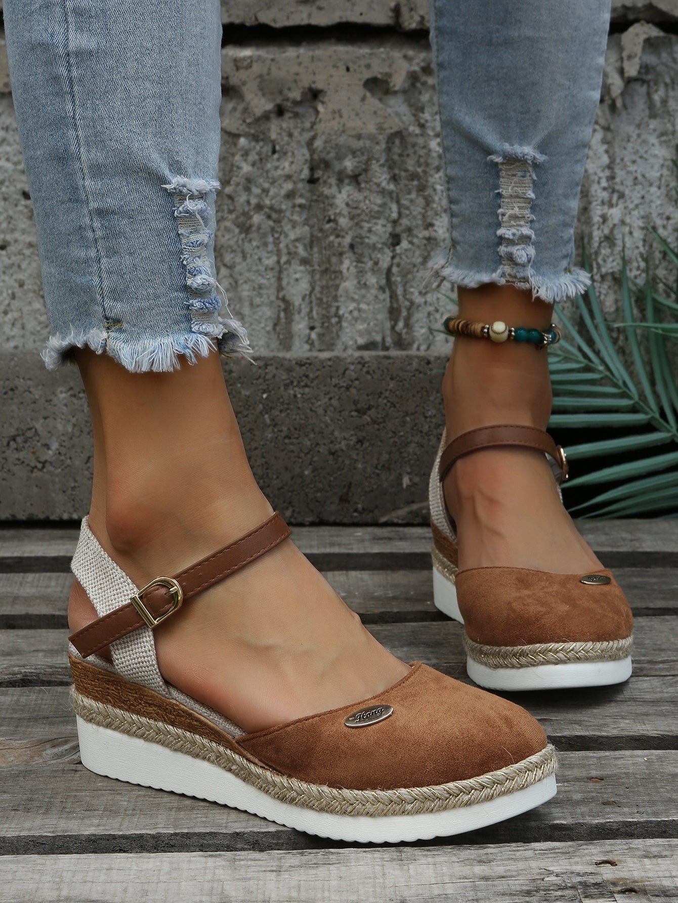 Lenore | Stilvolle und bequeme orthopädische Sandale