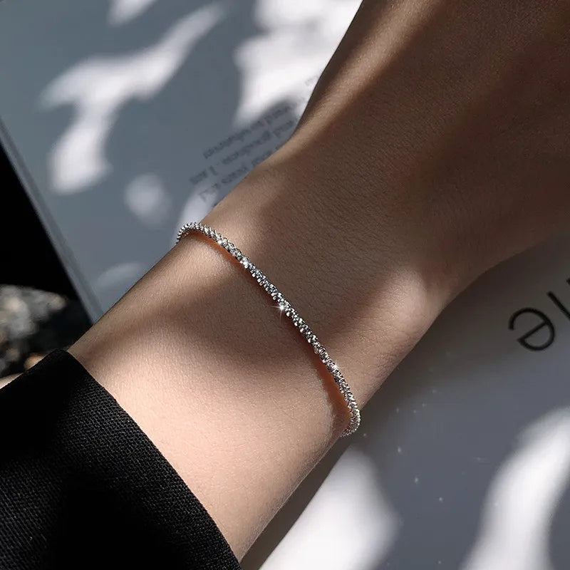 Glänzendes Goldfarbenes Gliederarmband Für Damen