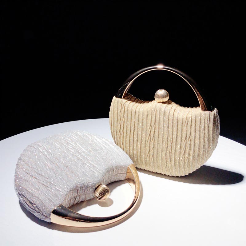 Schicke Texturierte Clutch mit Metallgriff Detail Für Damen
