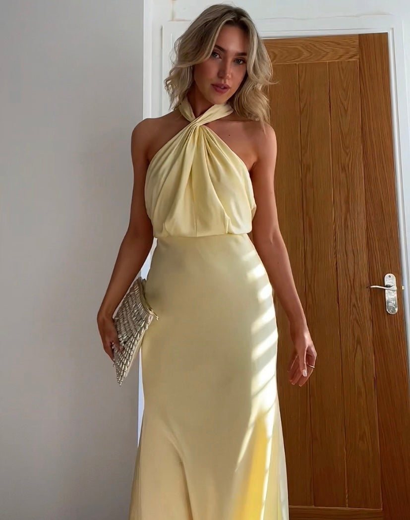 Maxikleid Mit Raffungen Und Neckholder Für Frauen