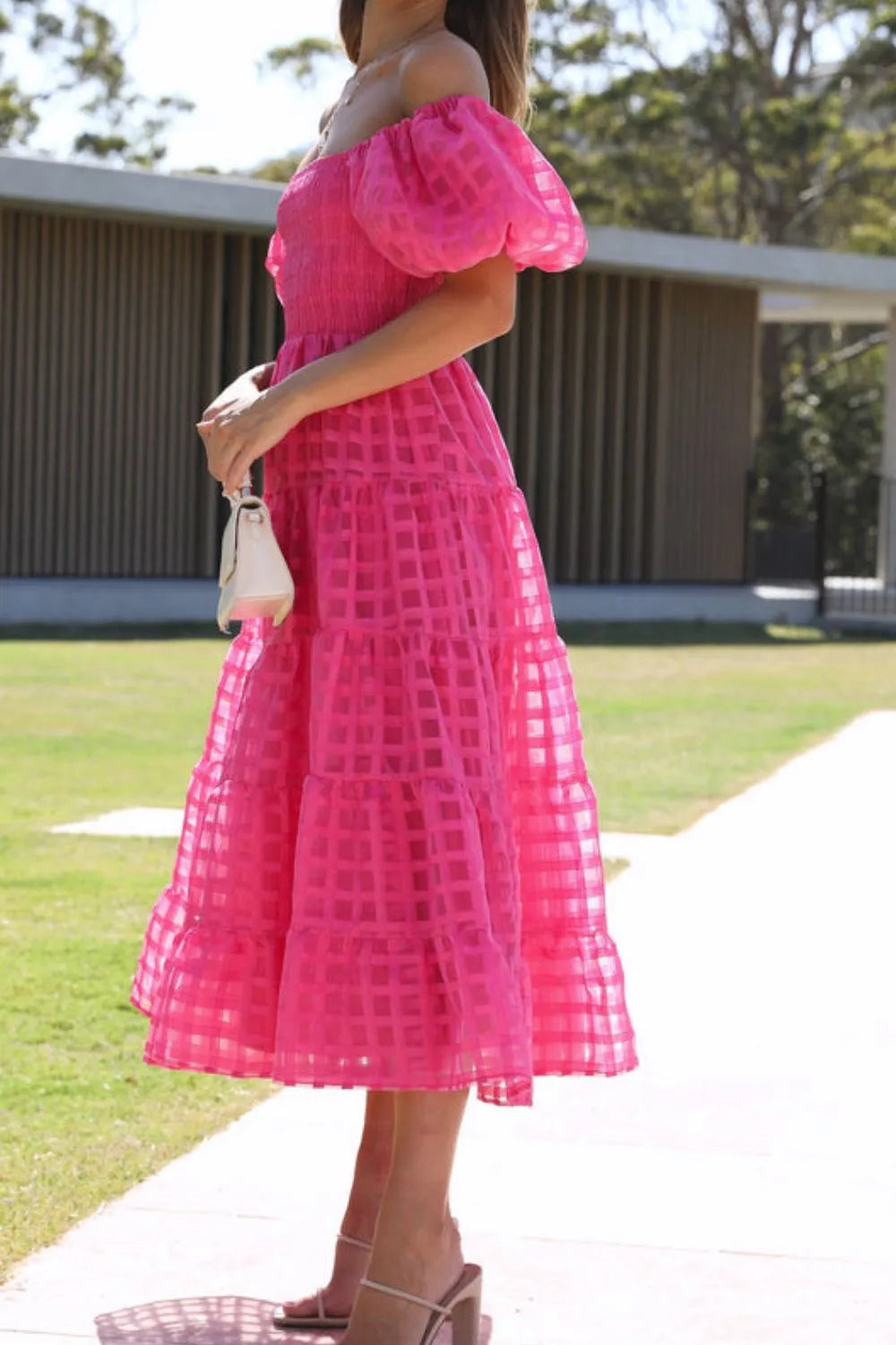 Elsyn | Schulterfreies Midikleid mit Puffärmeln