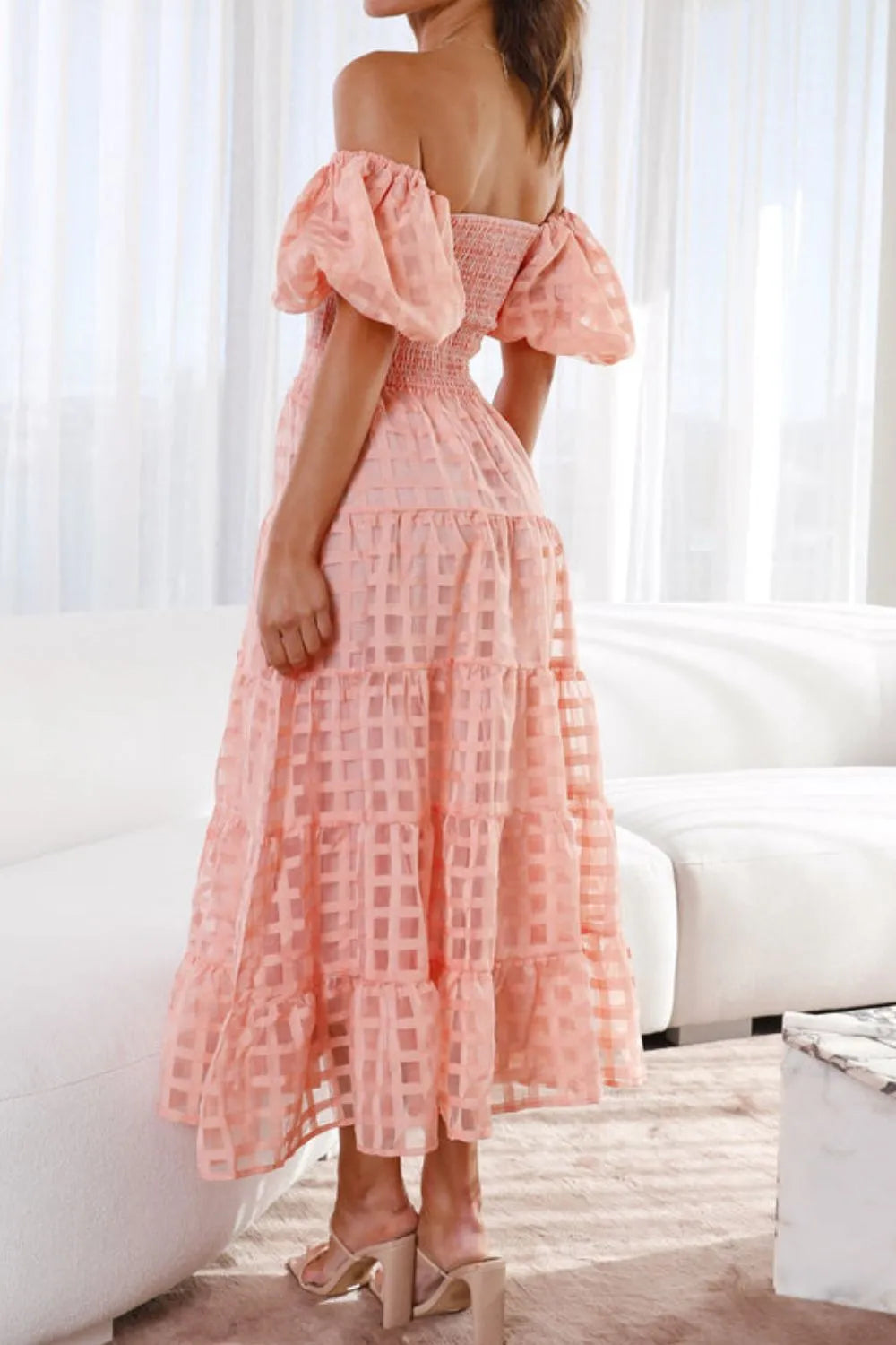 Elsyn | Schulterfreies Midikleid mit Puffärmeln