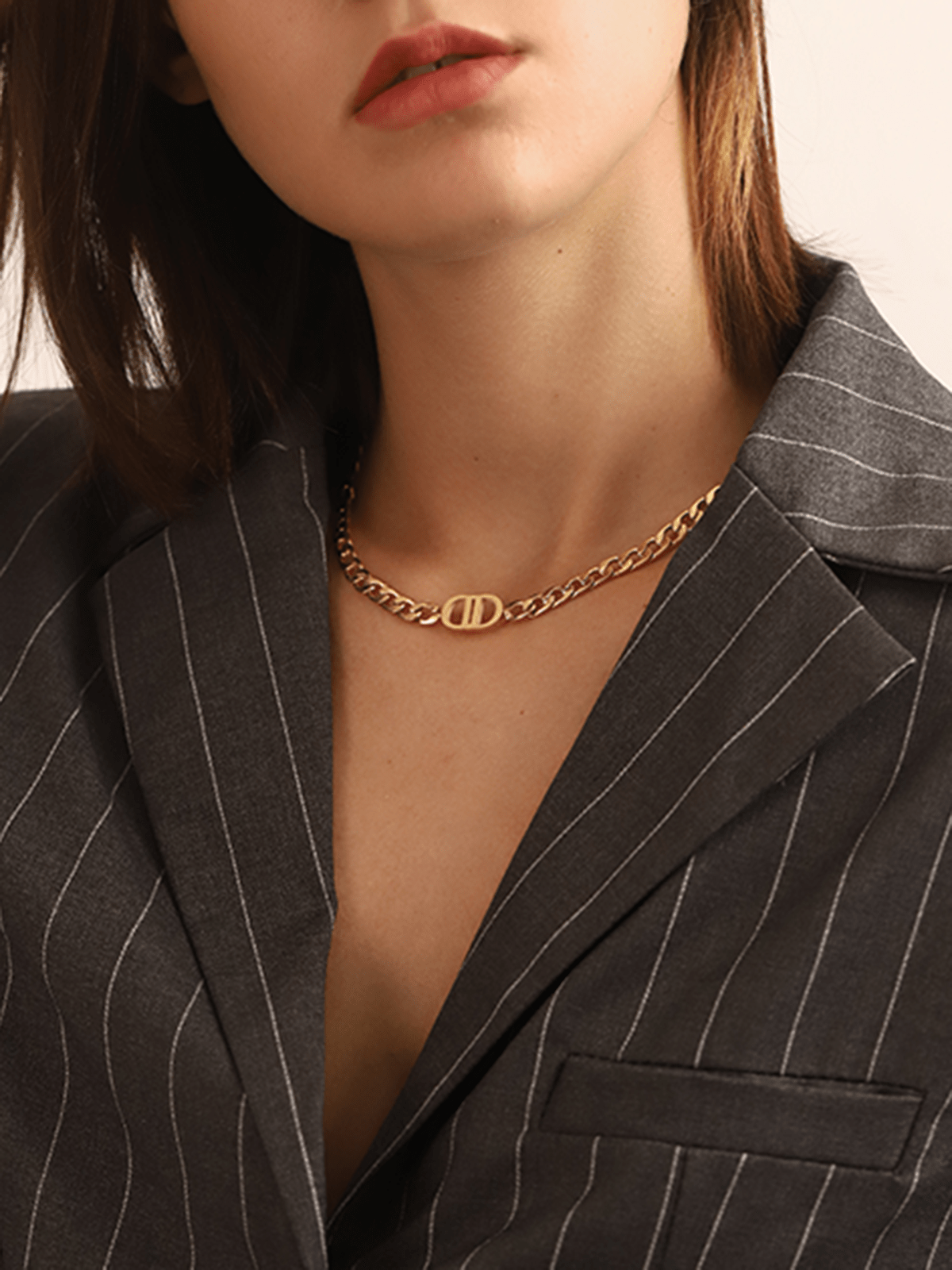Doppelte D Halskette mit elegantem Design für Damen