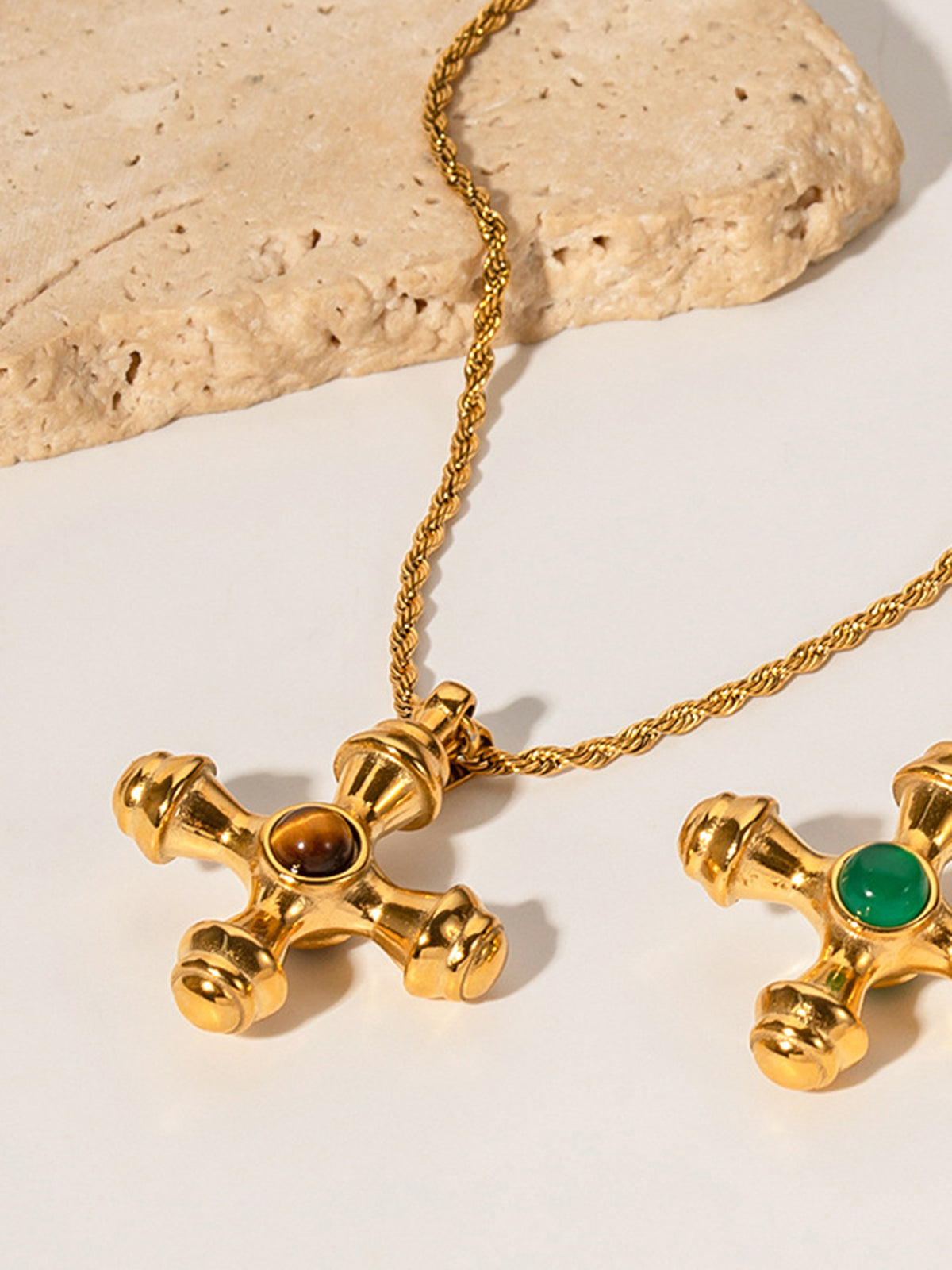 Edelstahl Kreuz Halskette mit elegantem Design für Damen
