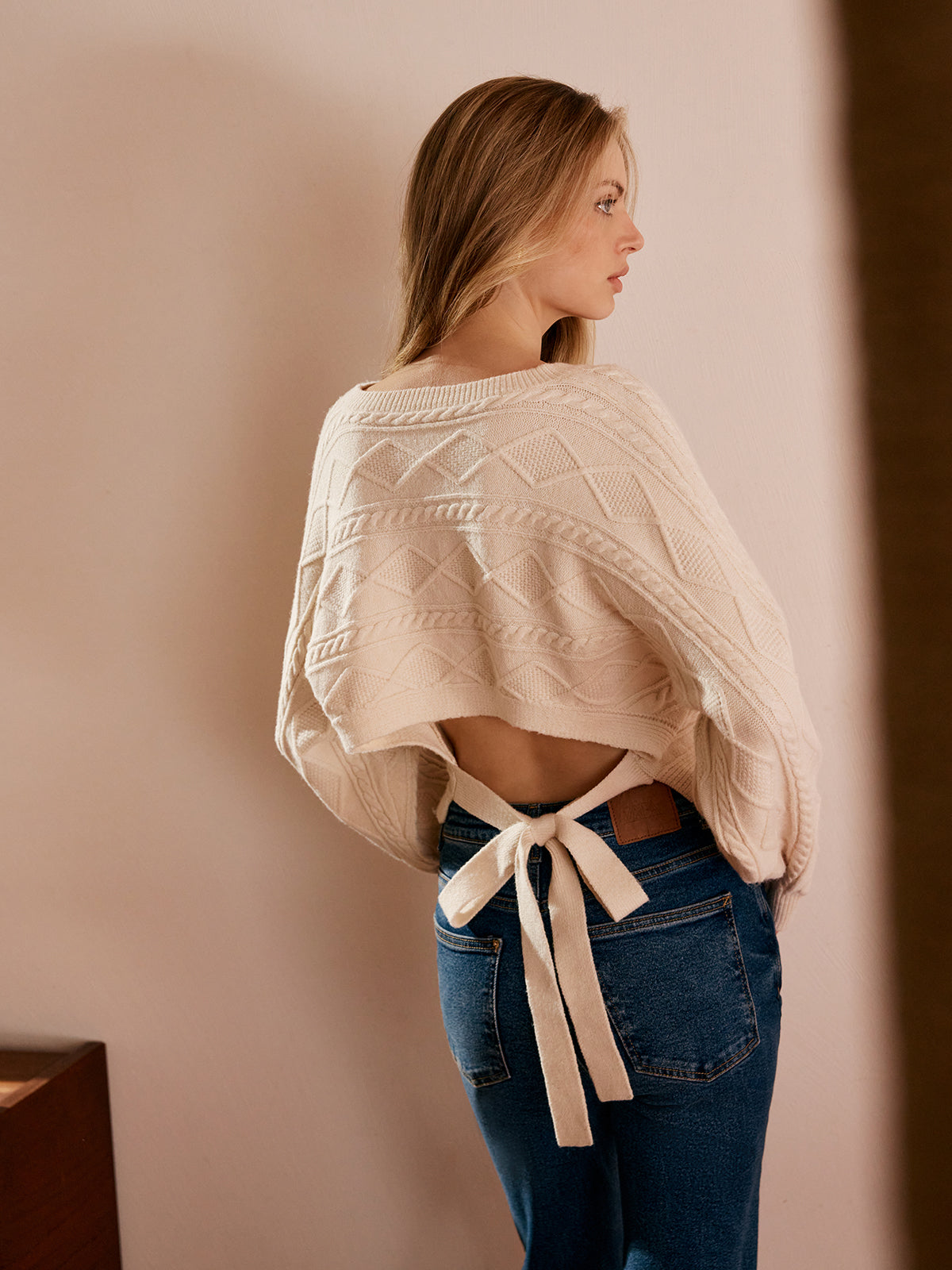 Rückenfreier Pullover mit Schleifendetail für Frauen