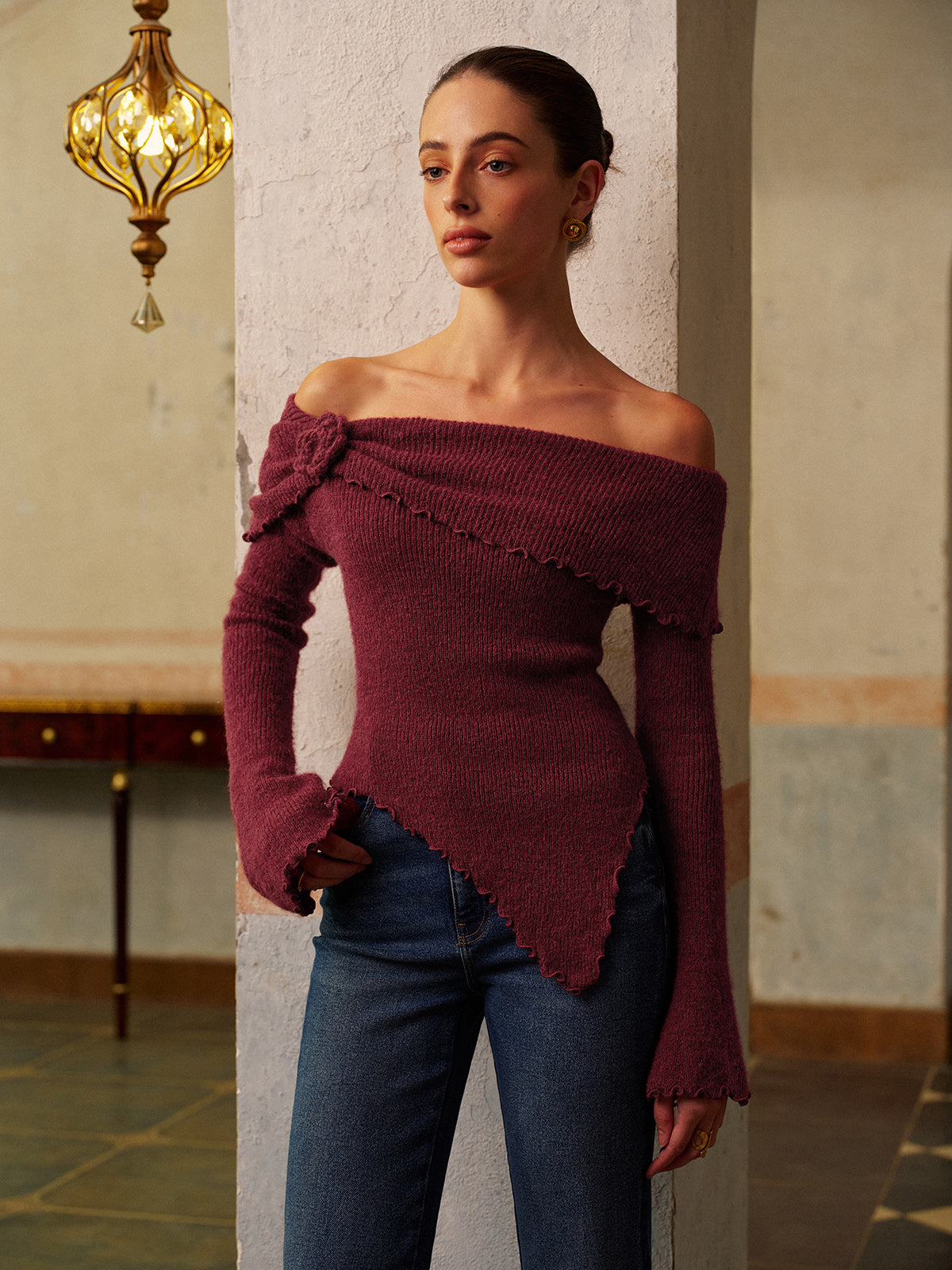 Schulterfreies Stricktop mit asymmetrischem Design für Frauen