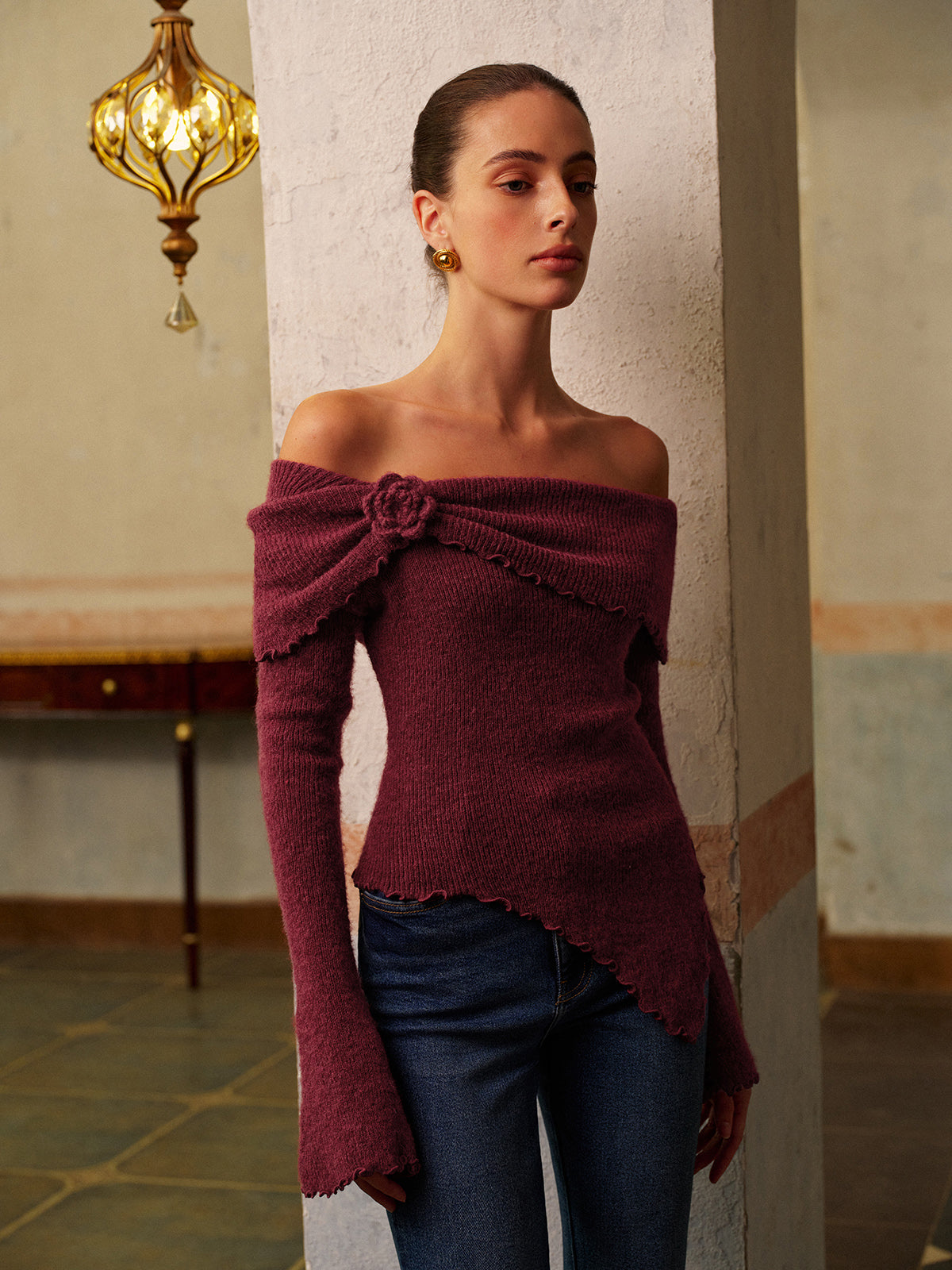 Schulterfreies Stricktop mit asymmetrischem Design für Frauen