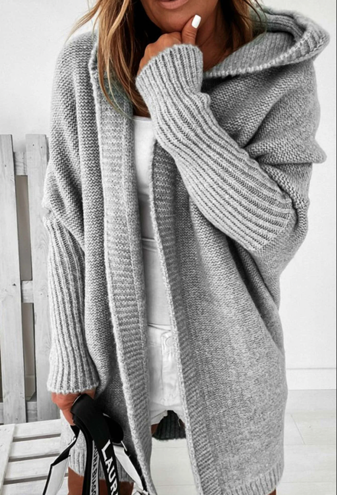 Indira | Elegante lange Strickjacke mit Kapuze für Frauen