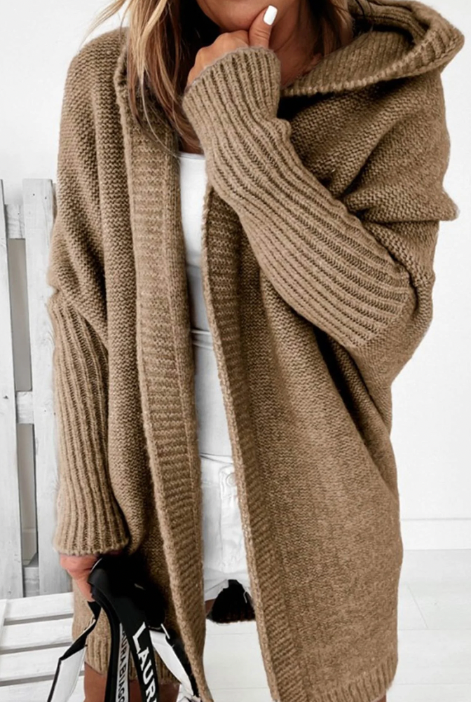 Indira | Elegante lange Strickjacke mit Kapuze für Frauen