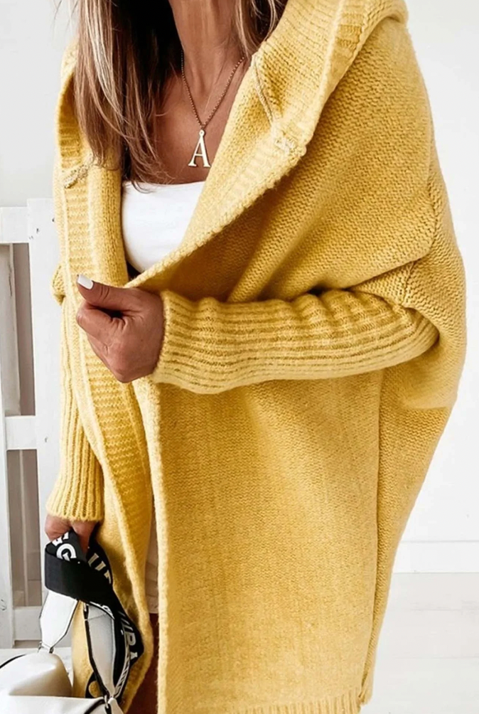 Indira | Elegante lange Strickjacke mit Kapuze für Frauen