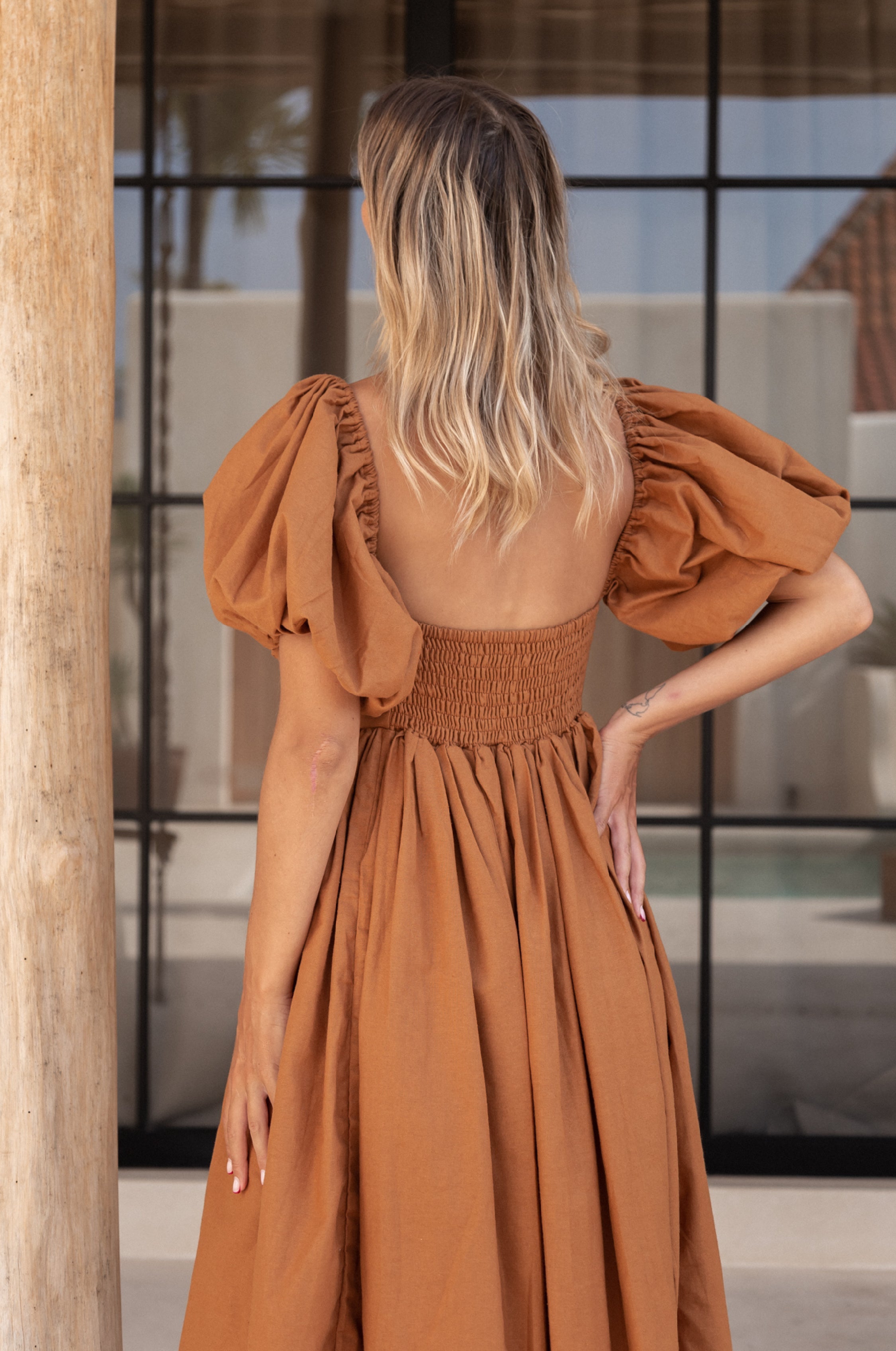 Aliantha | Elegantes Midikleid mit Puffärmeln