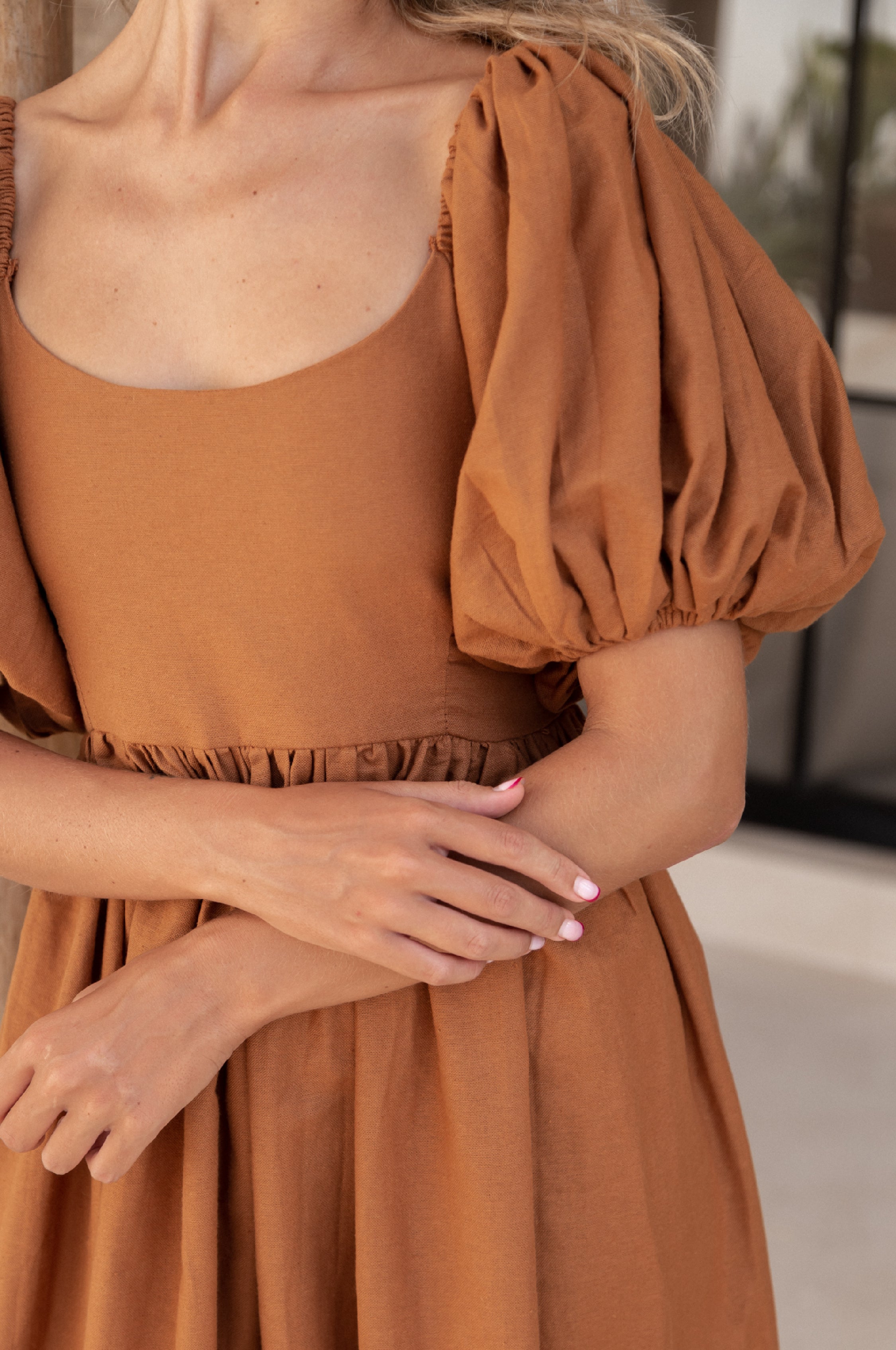 Aliantha | Elegantes Midikleid mit Puffärmeln