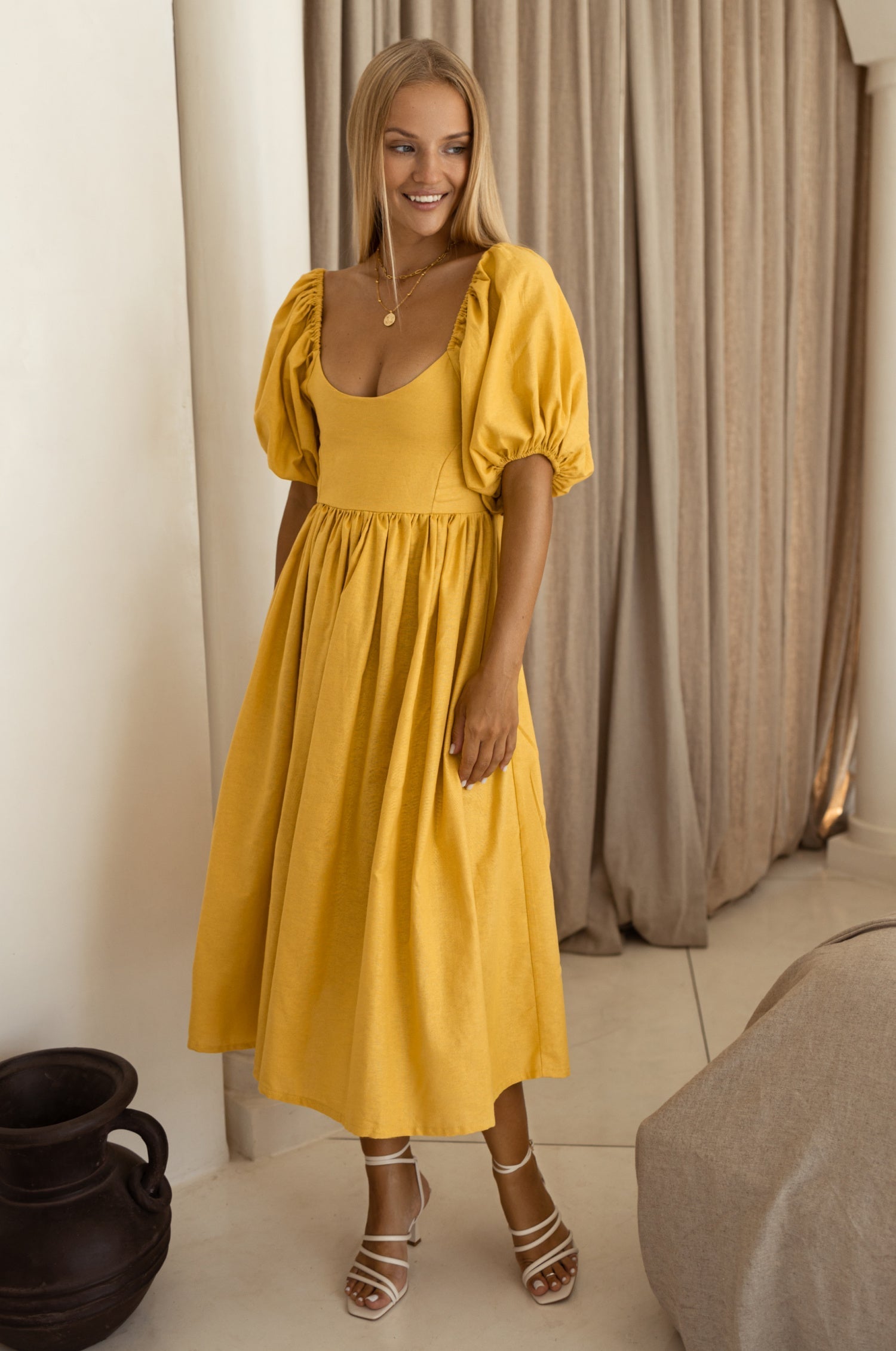 Aliantha | Elegantes Midikleid mit Puffärmeln
