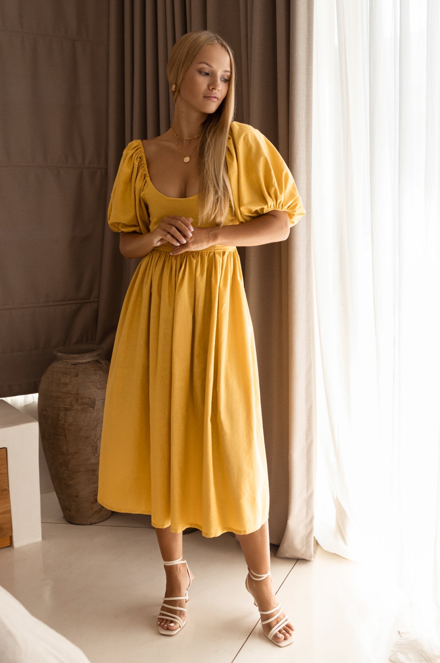 Aliantha | Elegantes Midikleid mit Puffärmeln