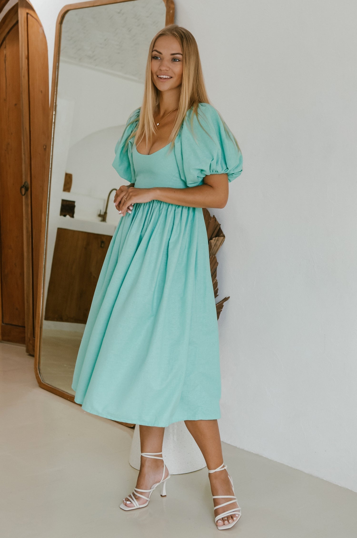 Aliantha | Elegantes Midikleid mit Puffärmeln