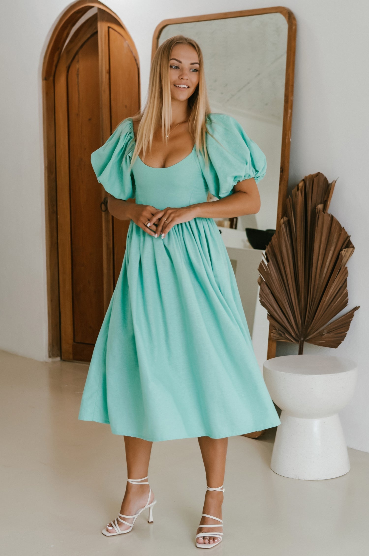 Aliantha | Elegantes Midikleid mit Puffärmeln