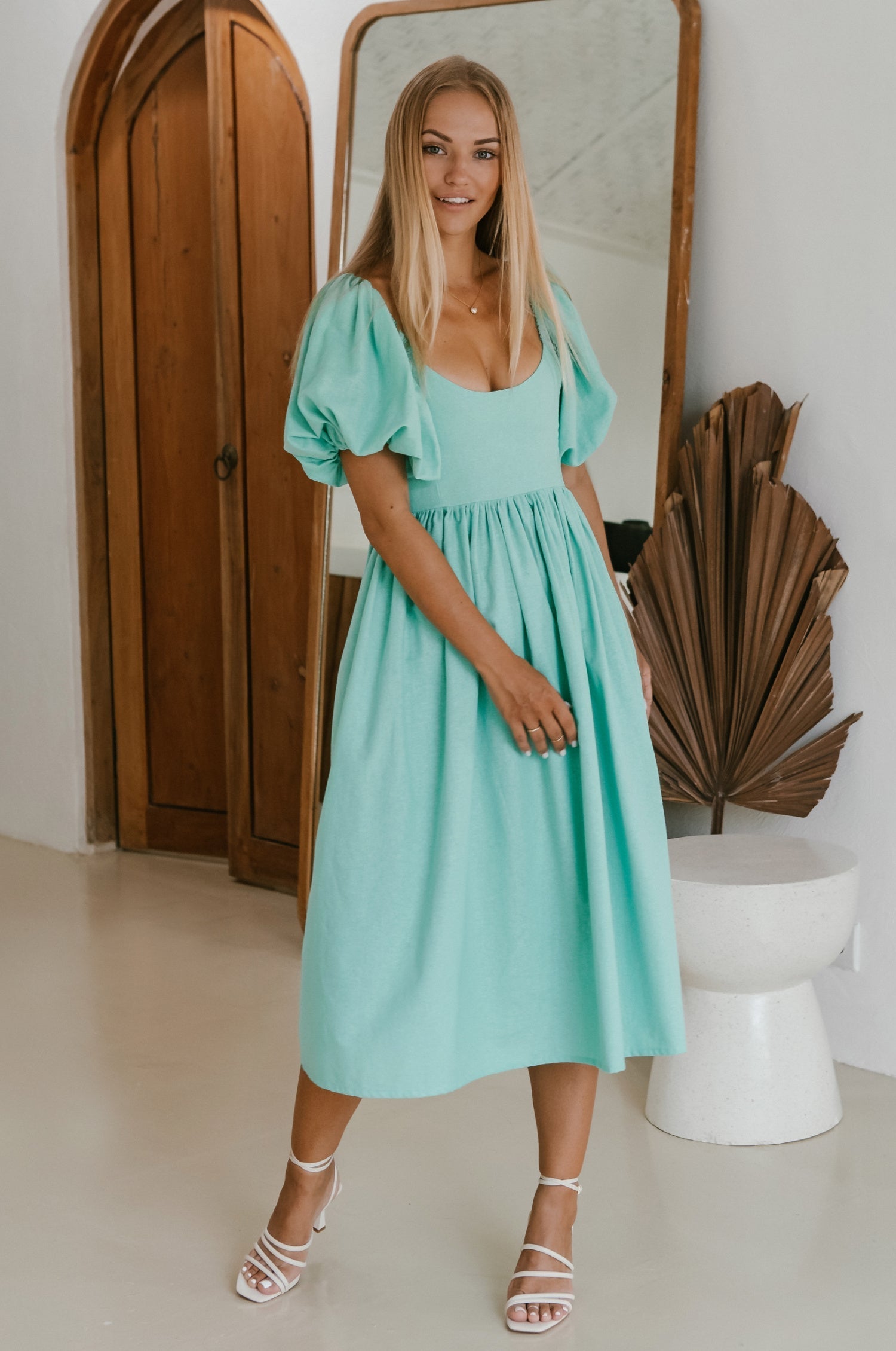 Aliantha | Elegantes Midikleid mit Puffärmeln