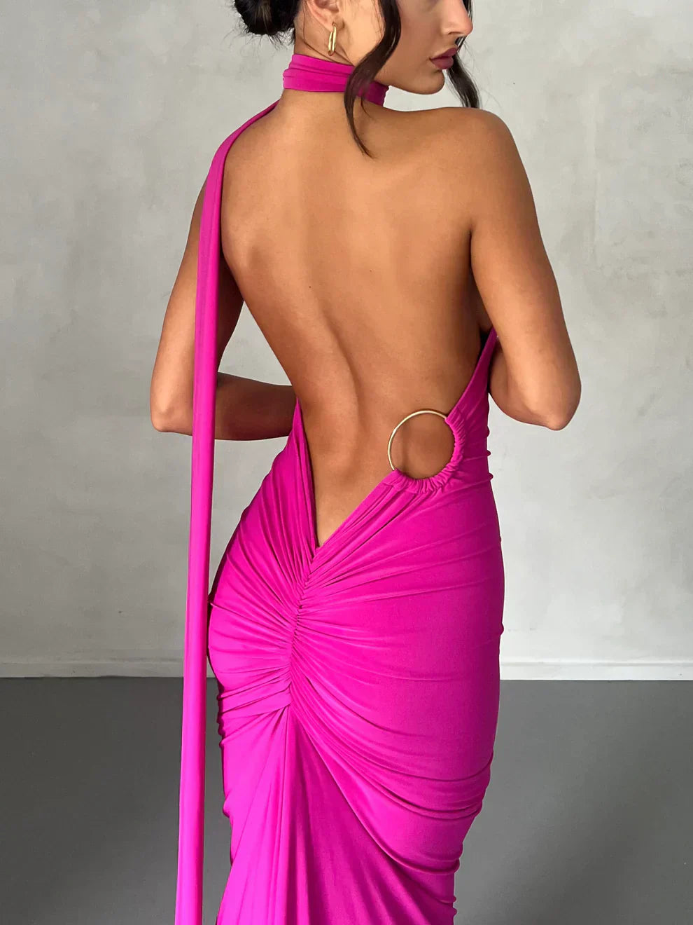 Raffiniertes Maxikleid Mit Einem Schulter-Cut-Out Für Frauen