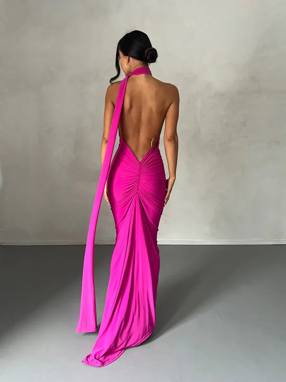 Raffiniertes Maxikleid Mit Einem Schulter-Cut-Out Für Frauen