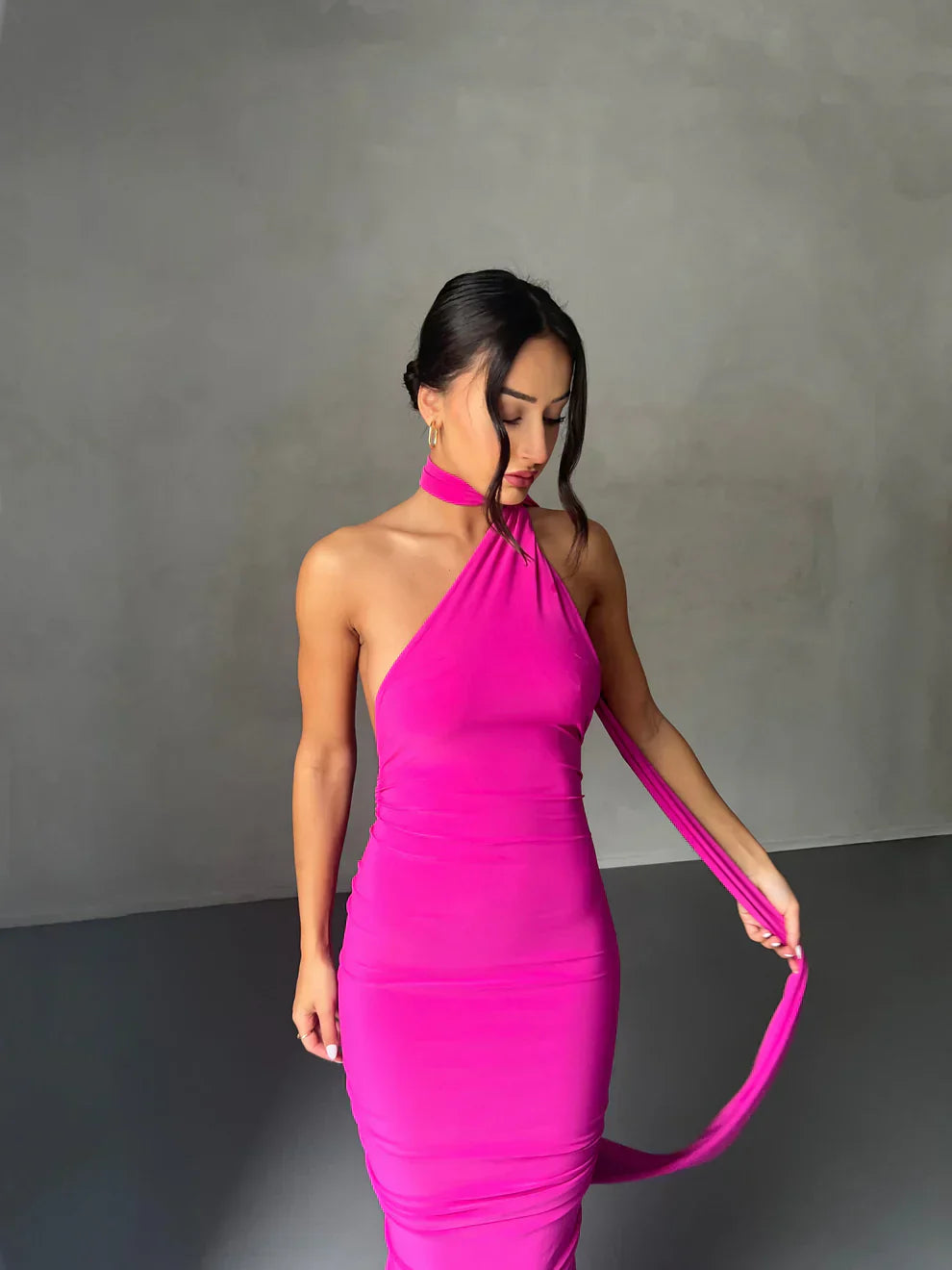 Raffiniertes Maxikleid Mit Einem Schulter-Cut-Out Für Frauen