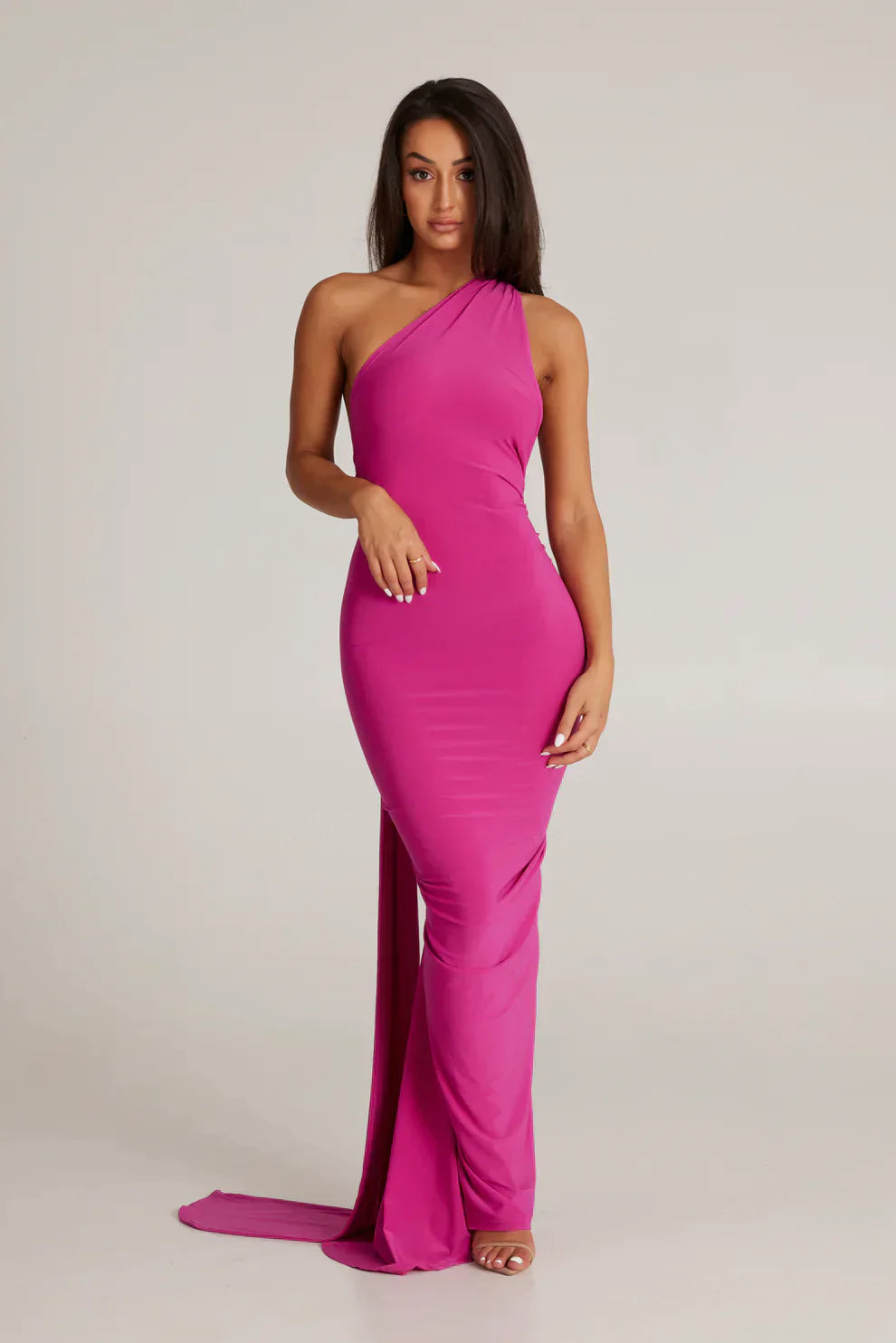 Raffiniertes Maxikleid Mit Einem Schulter-Cut-Out Für Frauen