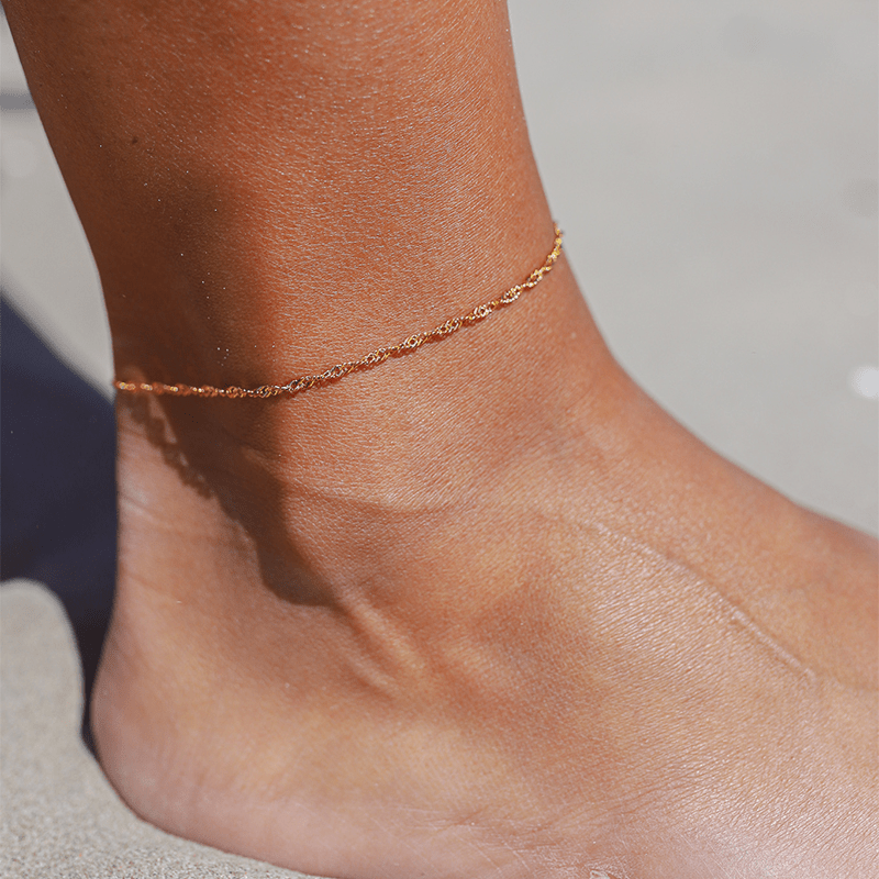 Elegantes goldenes Fußkettchen mit raffiniertem Design für Damen