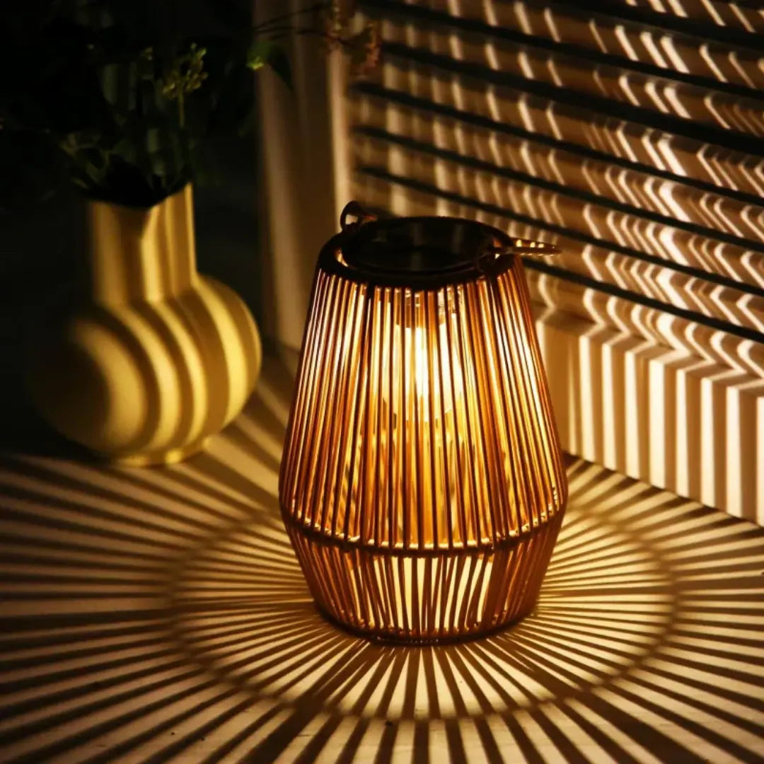 Rattan-Solarlaterne – Wasserdichtes LED-Licht für Garten & Terrasse product image 1