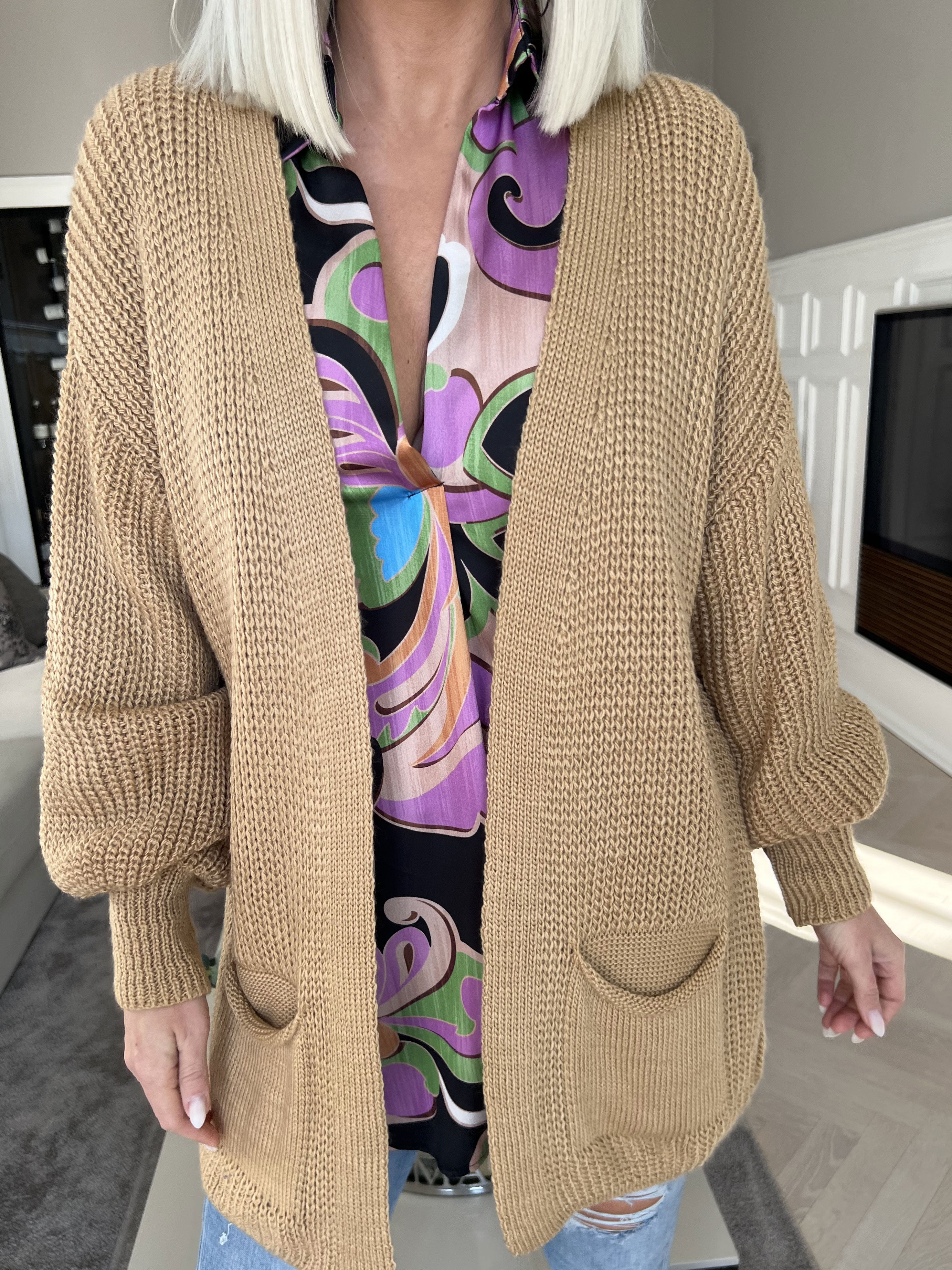 Zephyrielle | Kurzstrick-Cardigan mit Ballonärmeln