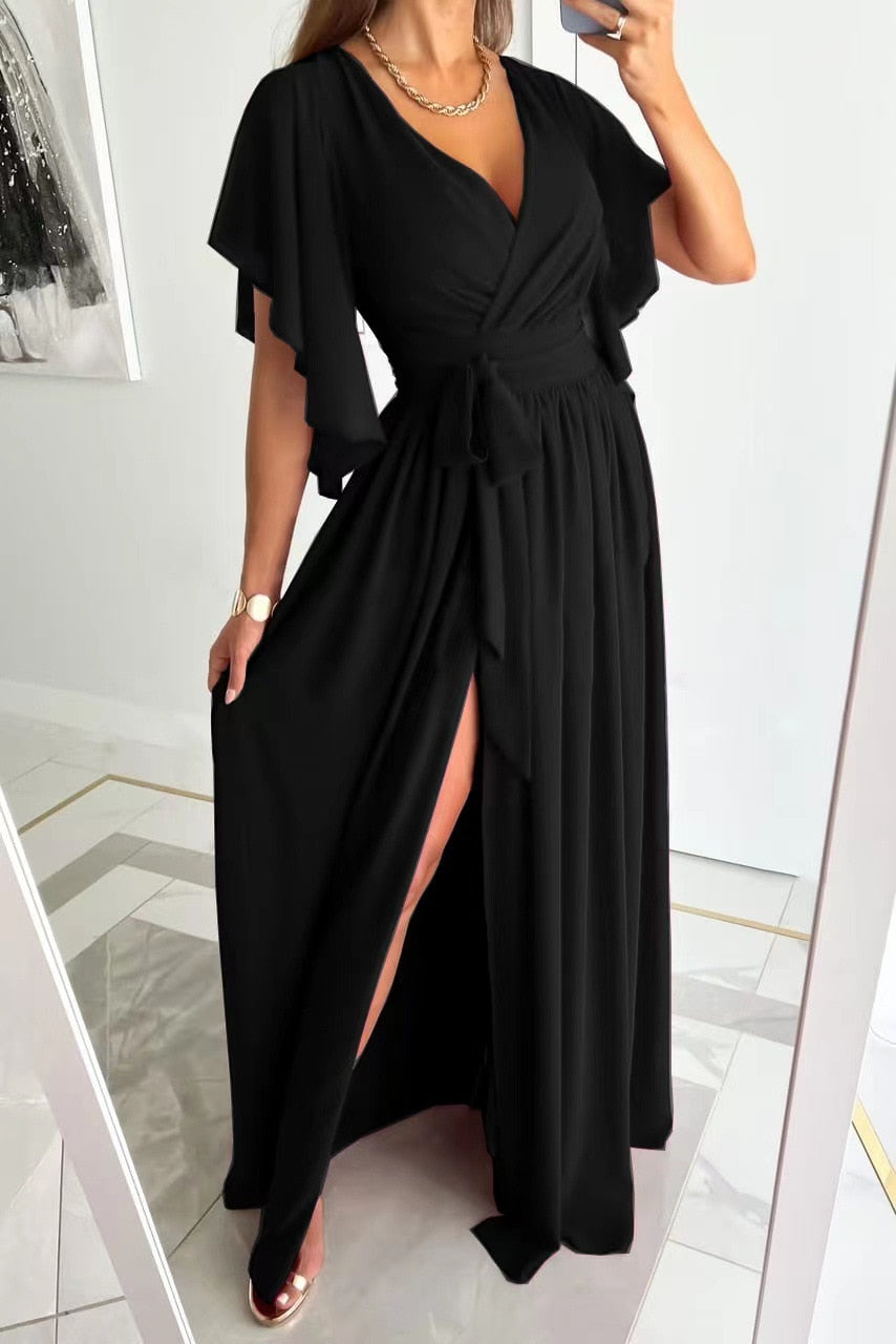 Elegantes Kleid mit Rüschen und Schlitz für Damen