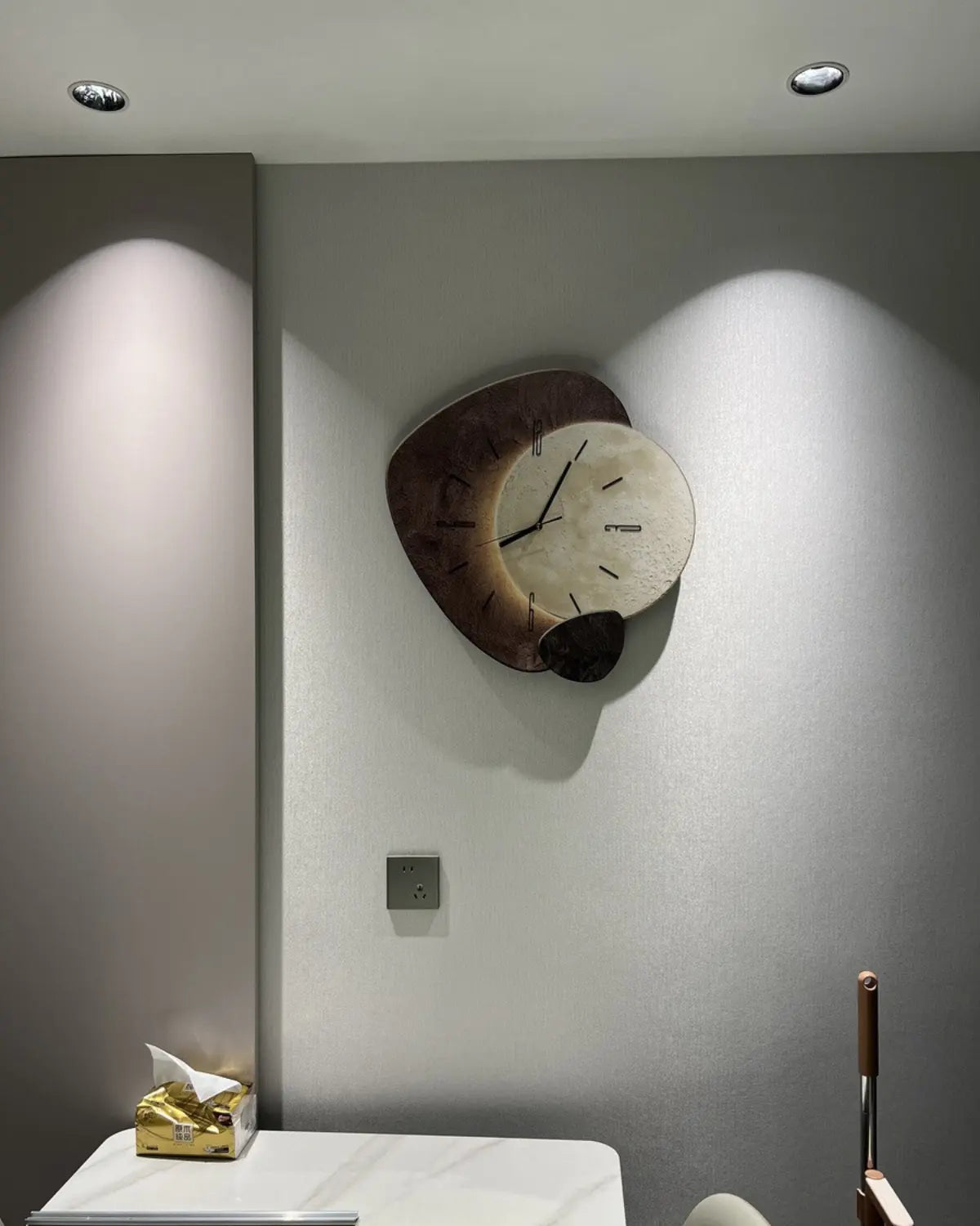 Minimalistische Mond-Wanduhr – Beige & Gold, 30 cm oder 40 cm product image 7