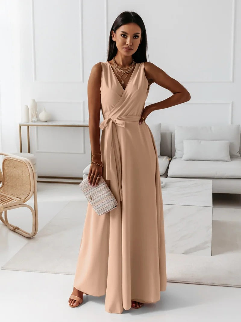 Anmutiges fließendes Maxikleid mit skulpturaler Silhouette für Damen