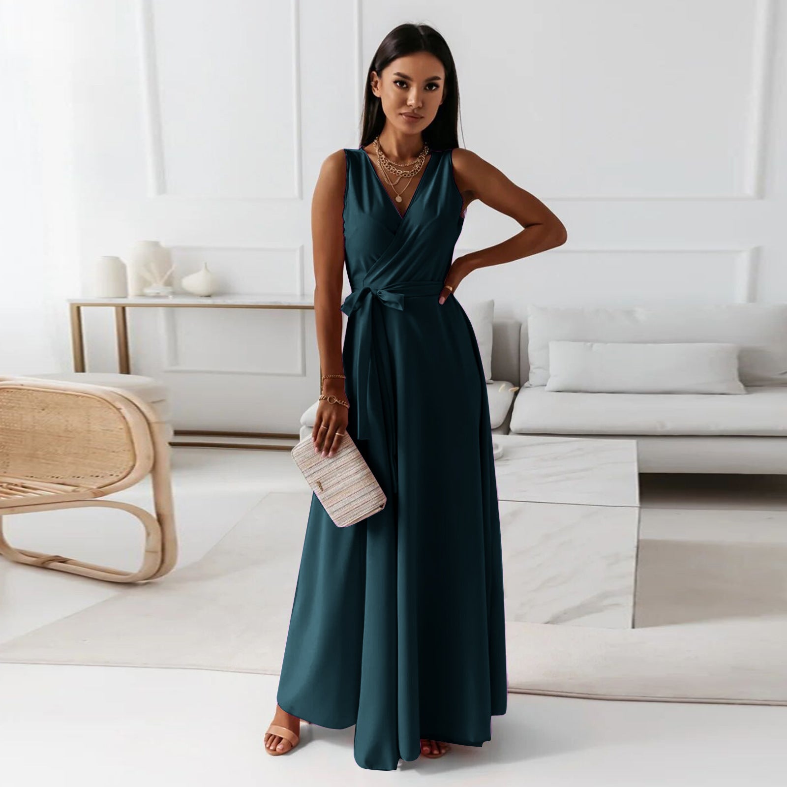 Anmutiges fließendes Maxikleid mit skulpturaler Silhouette für Damen
