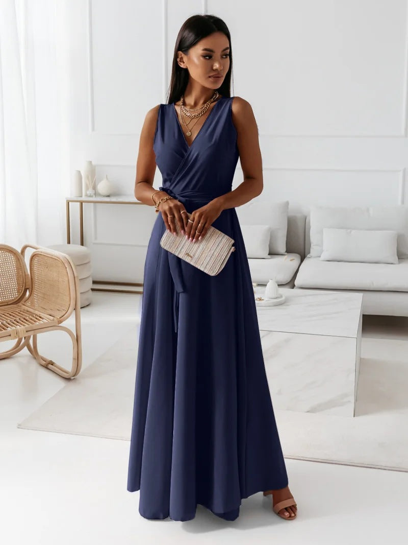 Anmutiges fließendes Maxikleid mit skulpturaler Silhouette für Damen