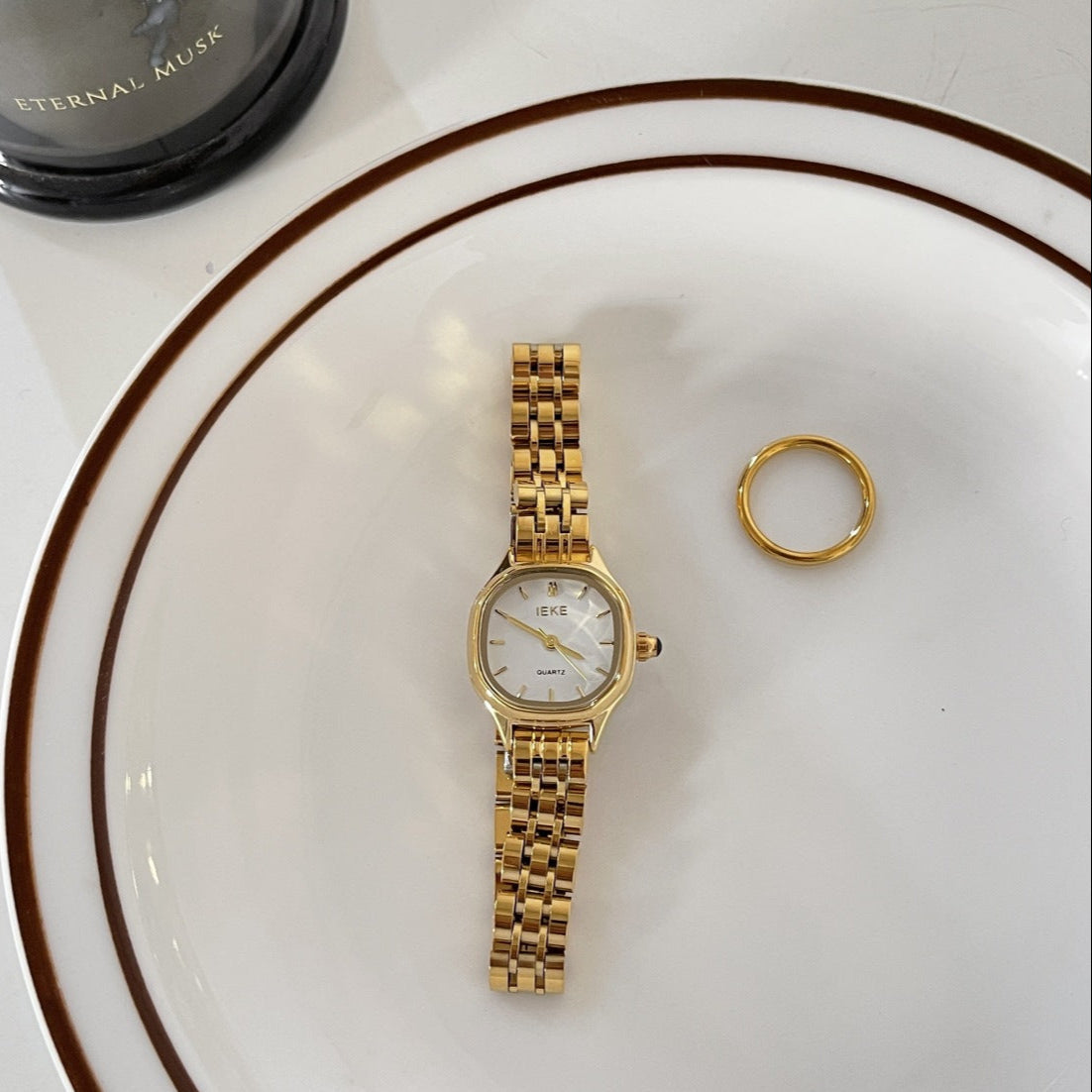 Weibliche Retro Quadratische Sommeruhr für Damen