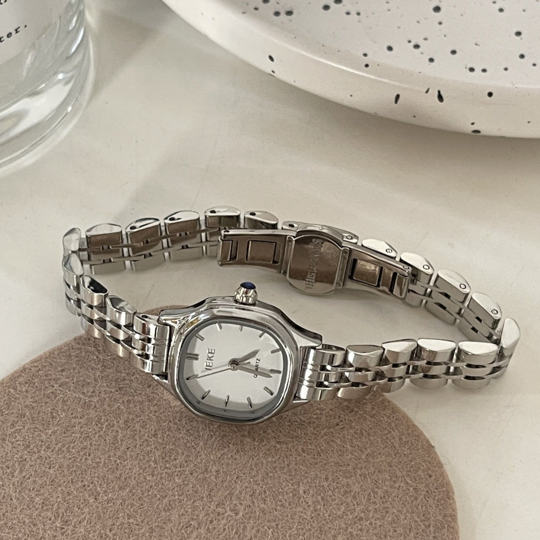 Weibliche Retro Quadratische Sommeruhr für Damen