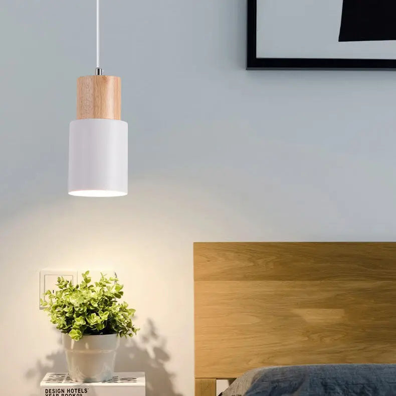 Pendelleuchte aus Metall und Holz product image 1