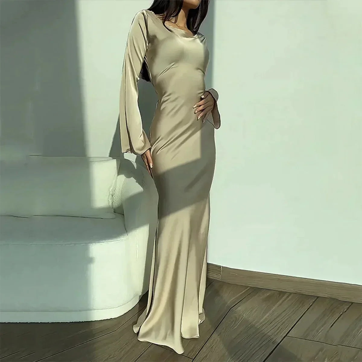Fiyah | Elegantes langärmeliges Partykleid aus Satin