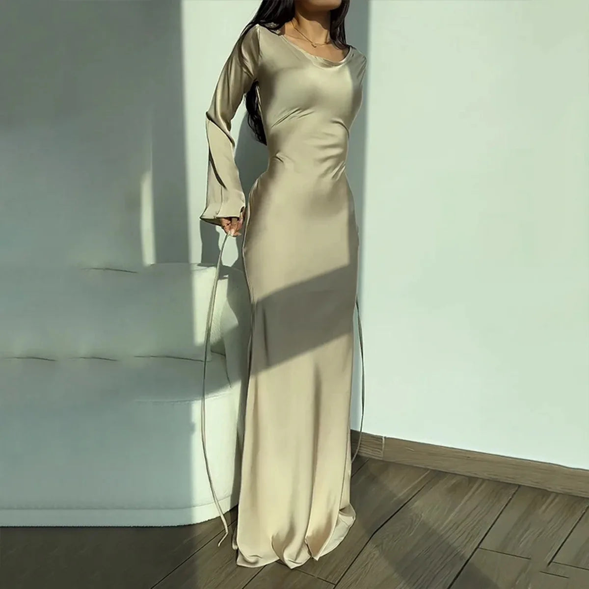 Fiyah | Elegantes langärmeliges Partykleid aus Satin
